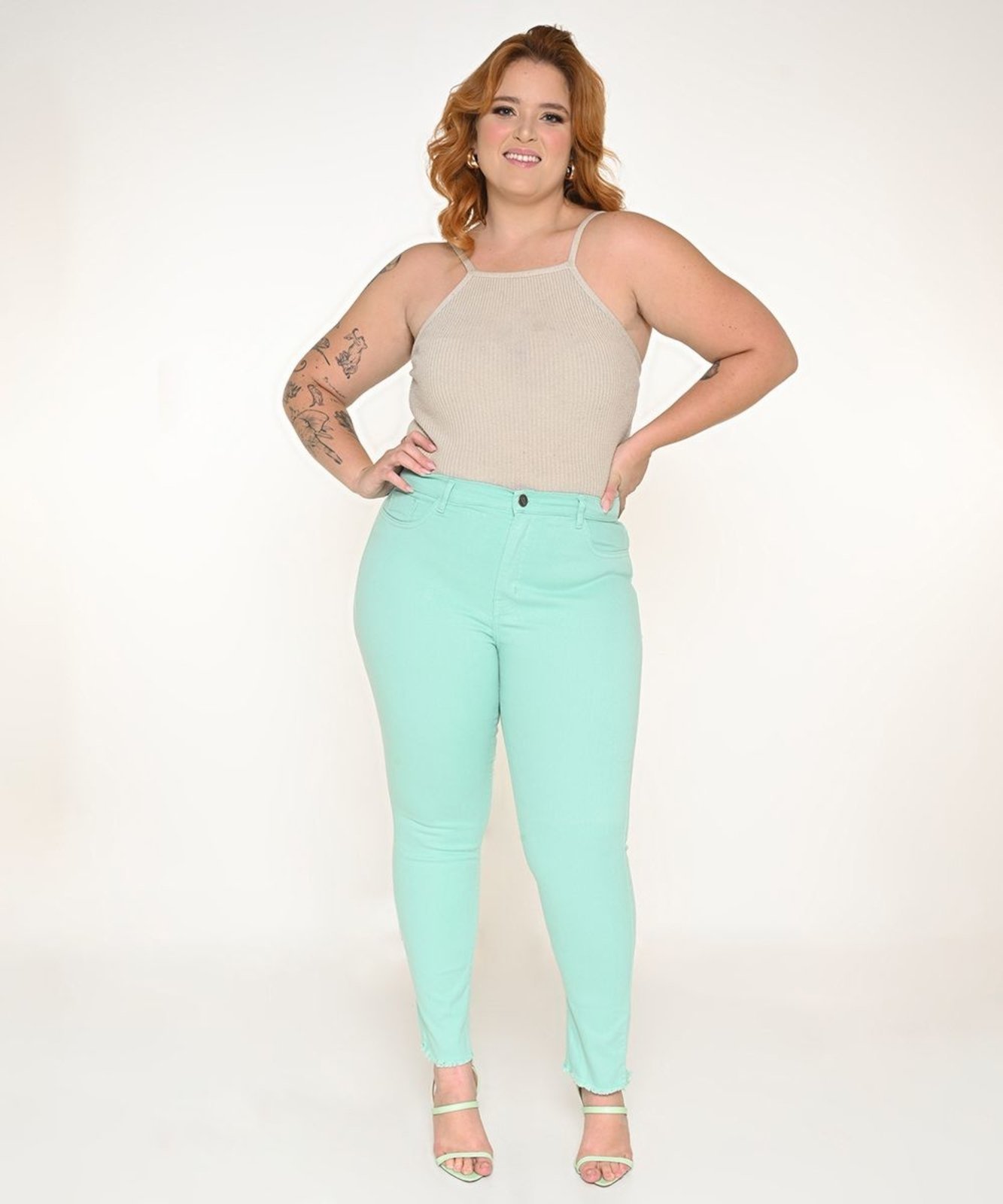 Calça Feminina Sarja Cigarrete Plus Jade