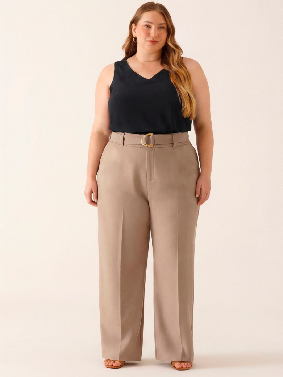 Vista 2 Calça Wide Leg de Alfaiataria Plus Size Mocha Mousse Lorde Principessa nude Principessa nude