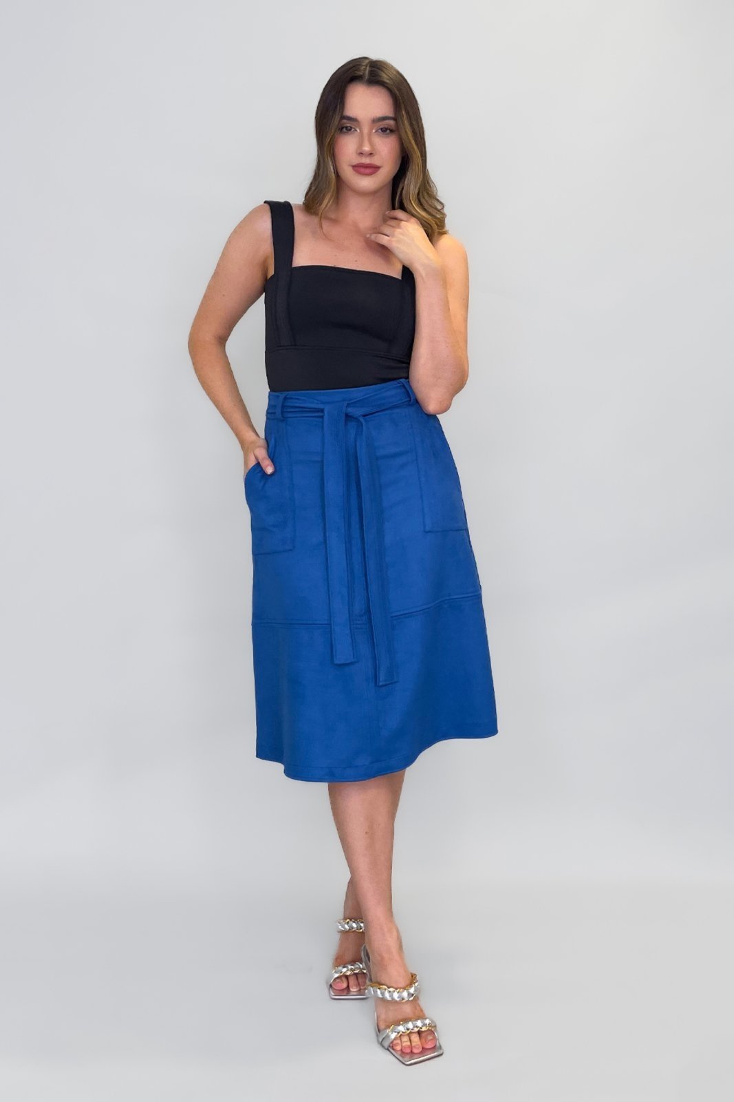 Saia Midi Viena Suede Evasê Lisa Conigli Azul