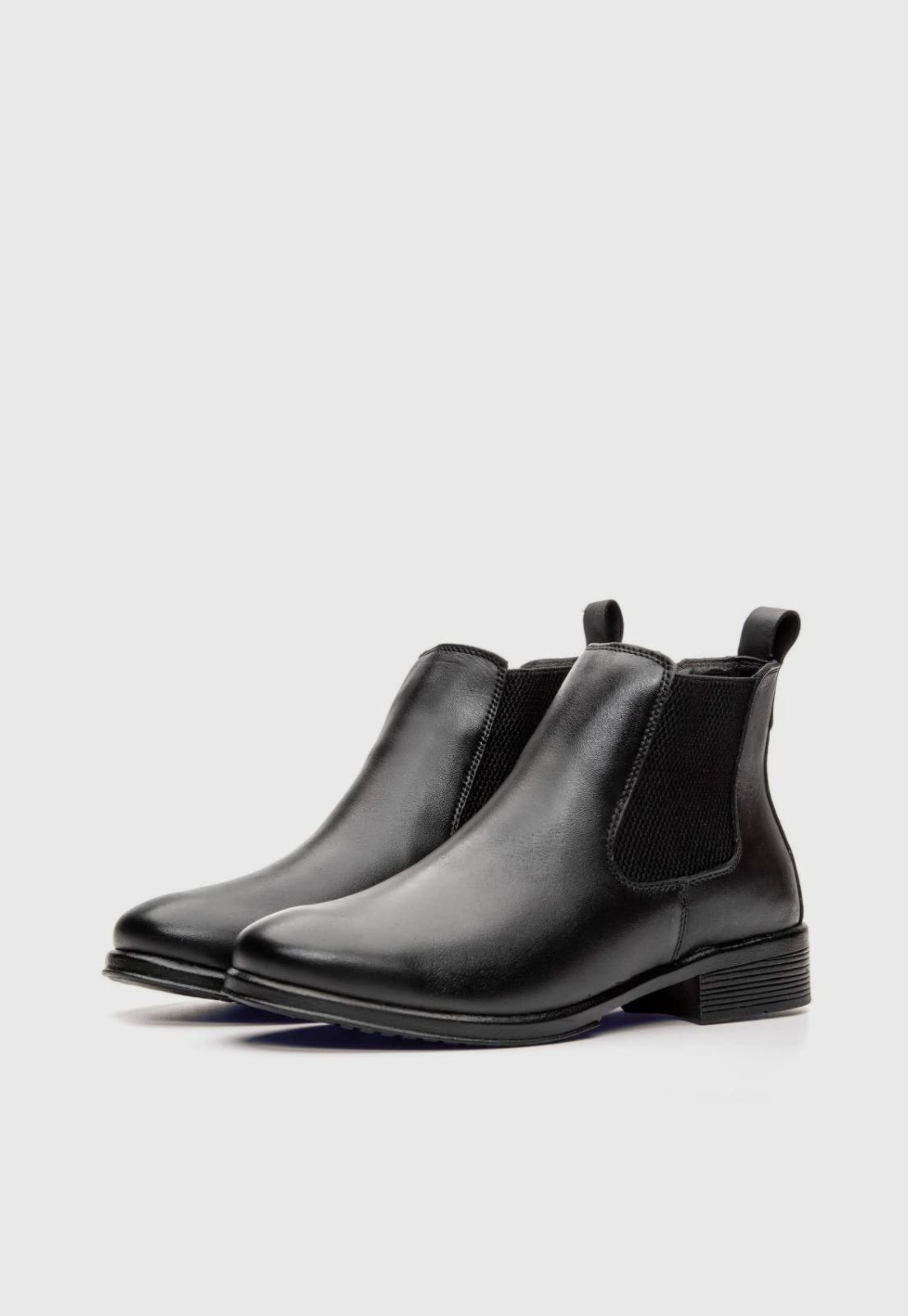 Bota de Couro Feminina Chelsea Cano Curto Peccato DF Farm Preta Preto
