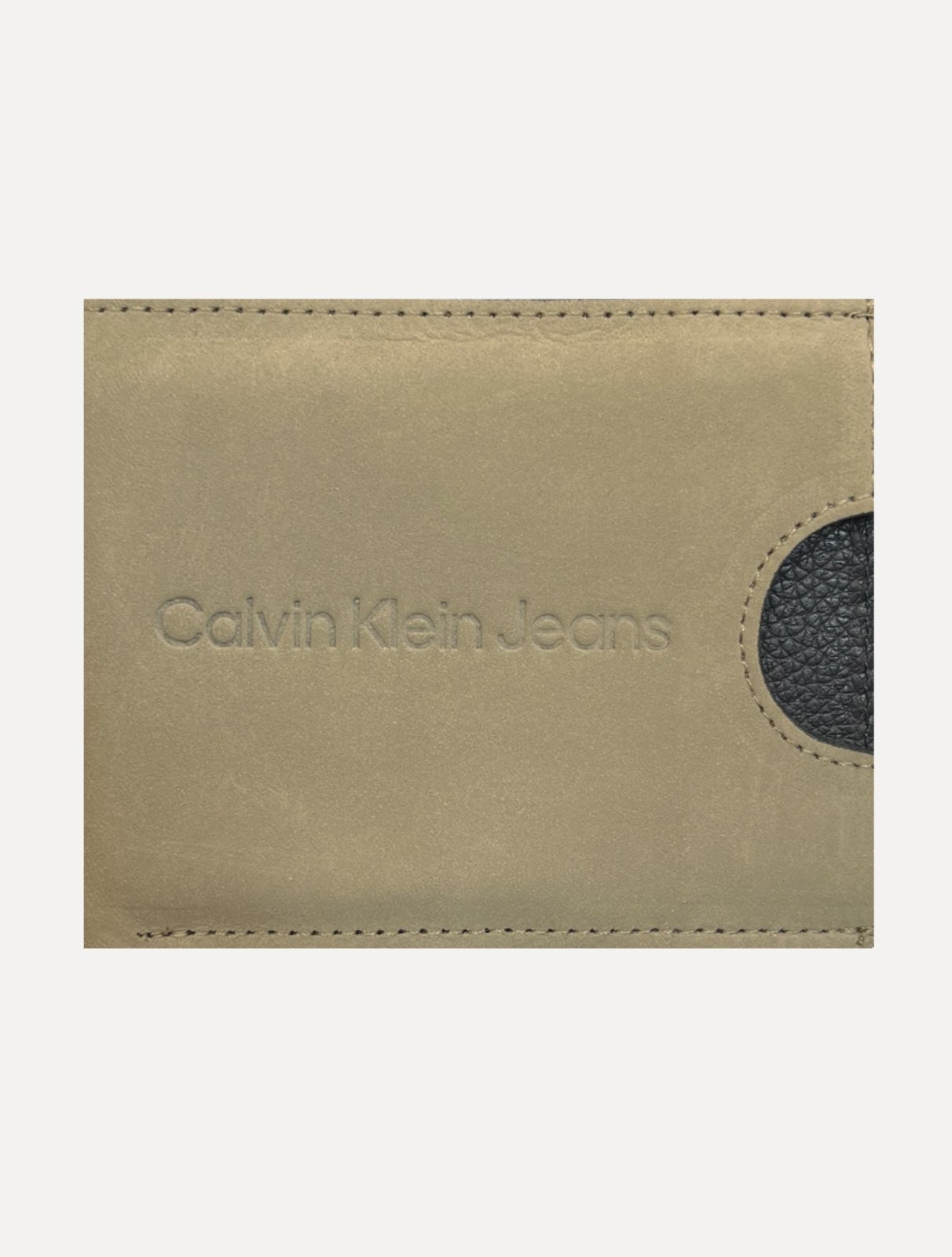 Carteira Calvin Klein Jeans Porta Cartão Logo Baixo Relevo Cáqui Claro