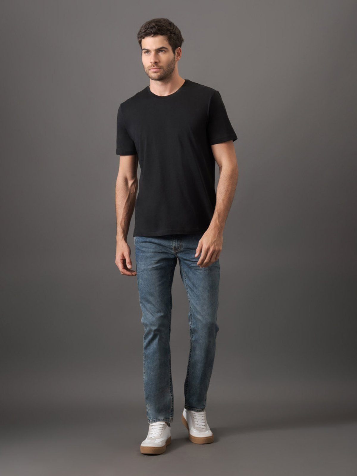 Vista 3 Camiseta Masculina de Algodão Essentials Minimalista Calvin Klein Jeans preto Calvin Klein Jeans preto