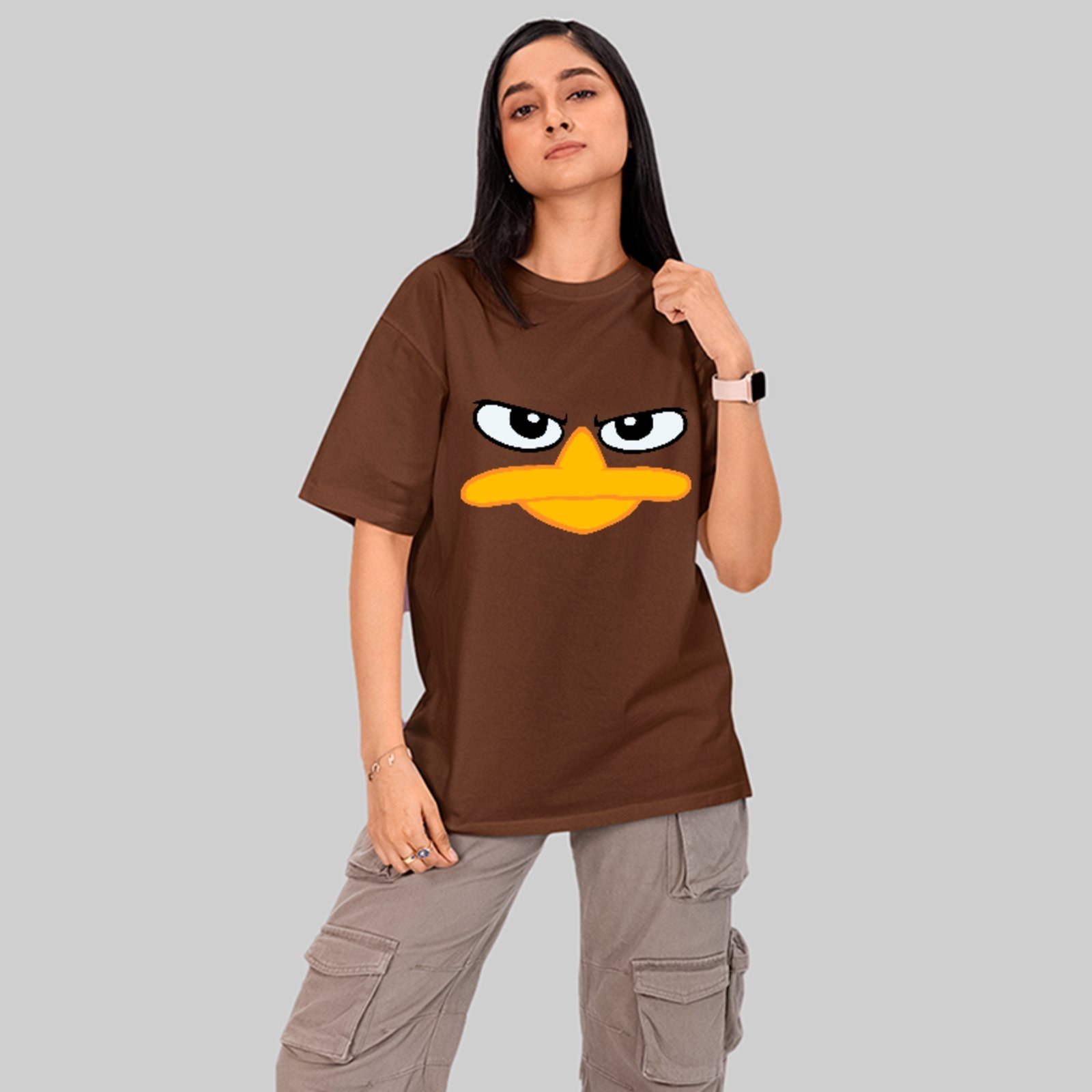 Camiseta Oversized Cartoon Duck Street Style Unissex Marrom