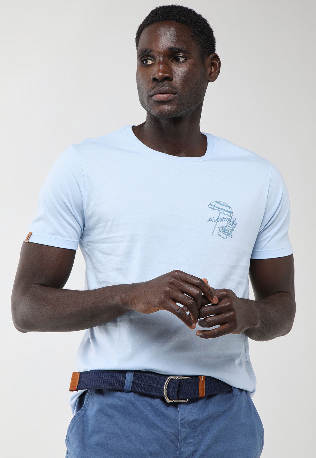Camiseta Masculina Aleatory Estampa Minimalista Azul Claro