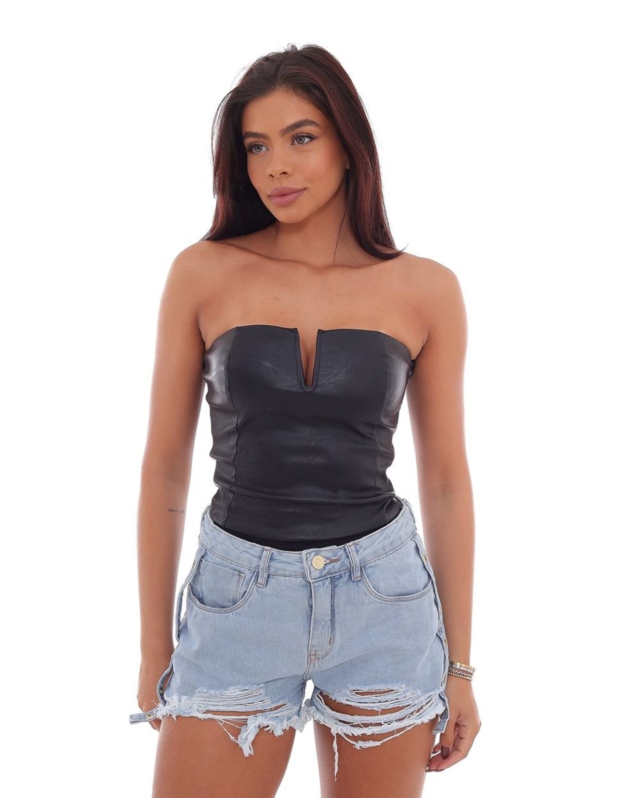 Shorts Jeans Feminino Boyfriend Claro com Tira Lateral e Ilhós 21456 Clara Rasgada Consciência
