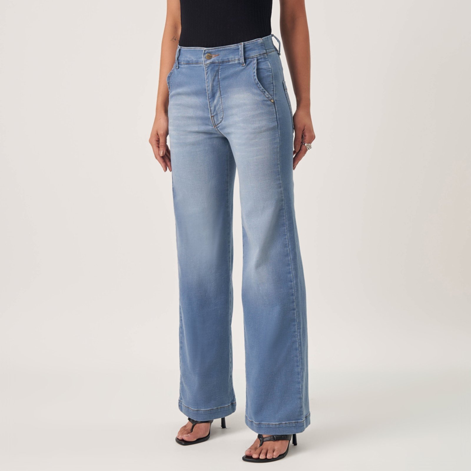 Calça Jeans Confort Wide Leg Cintura Alta Elástico Cós Azul Claro