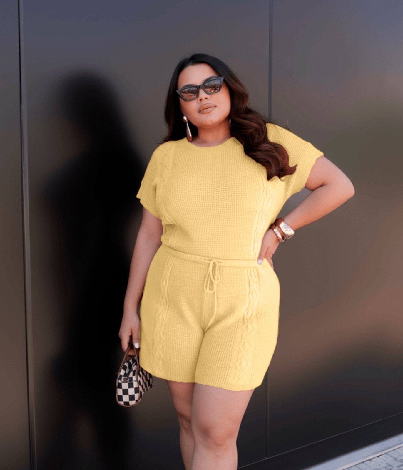 Conjunto Cherry Line Duas Peças Blusa Manga Curta Shorts Tricô Marrom Amarelo