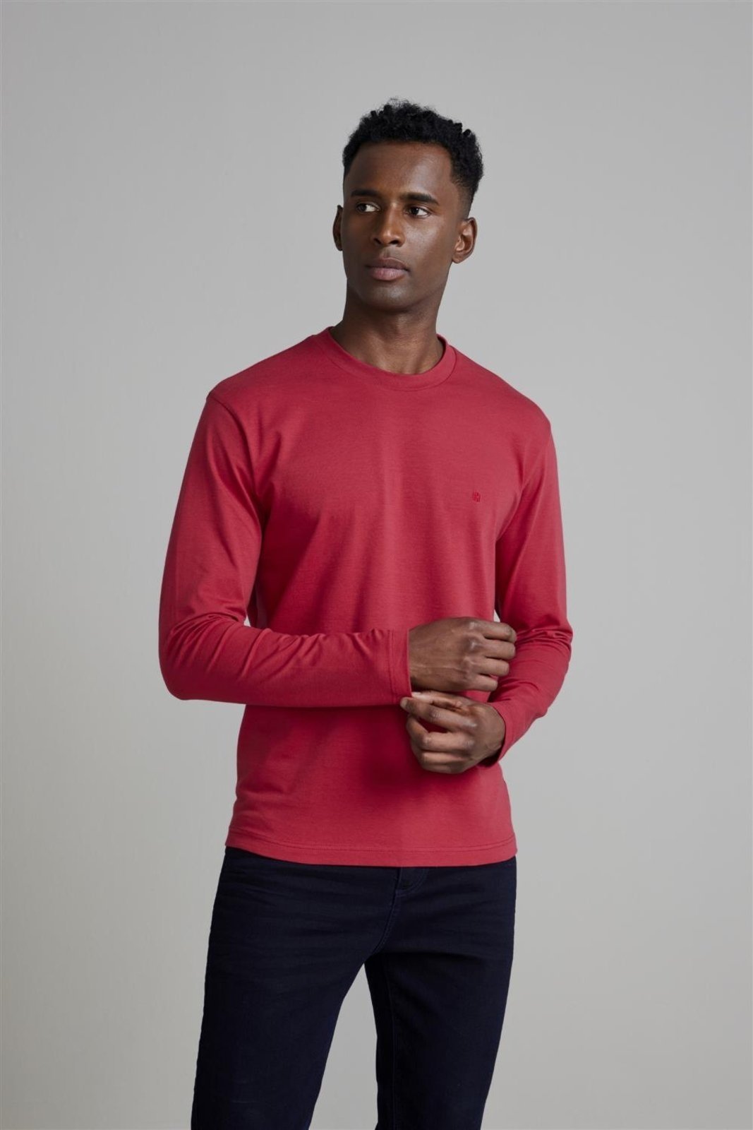HIGHSTIL Camiseta Manga Longa Malha Comfort – Vermelho Rubi