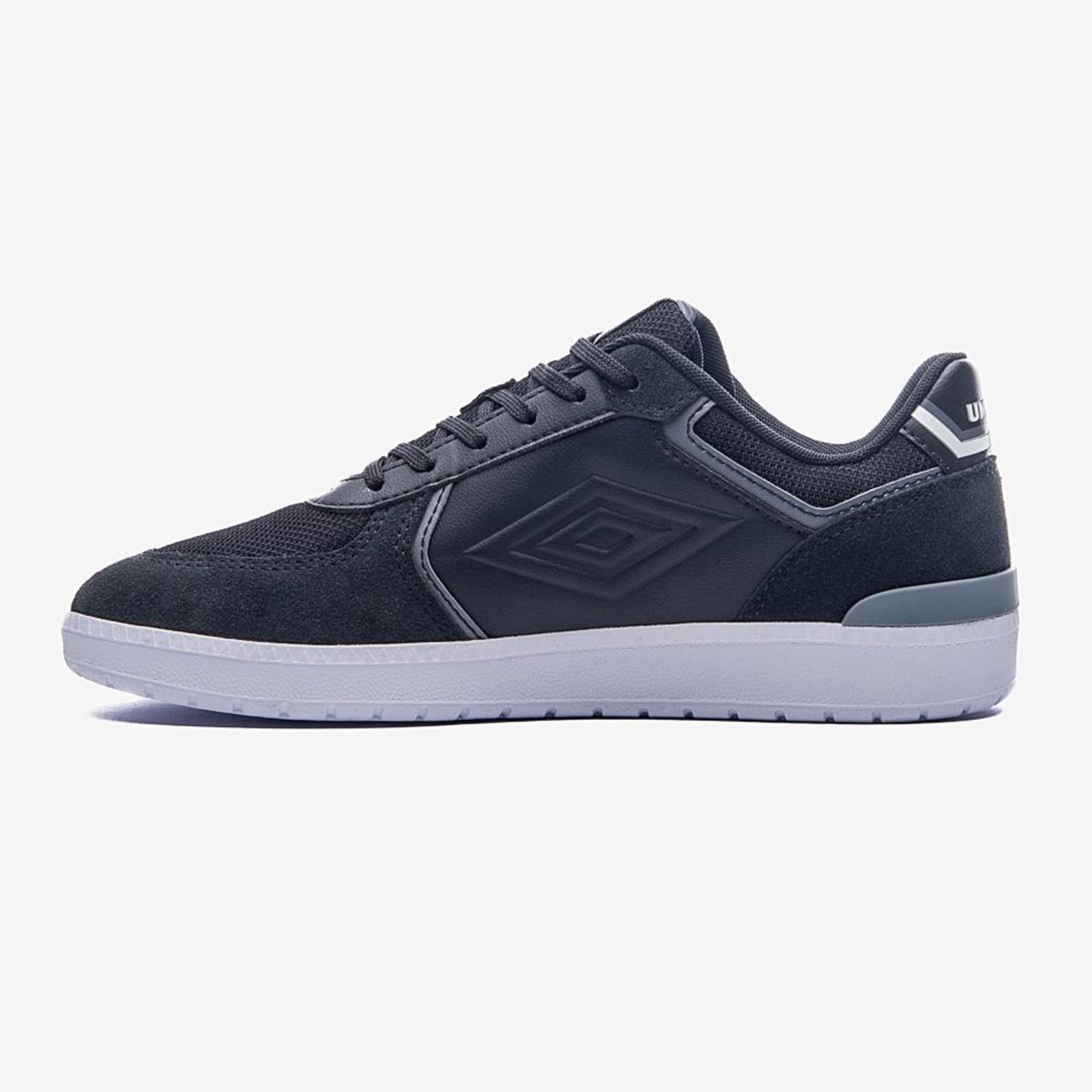 Vista 3 Tênis Umbro Essential incolor Umbro incolor