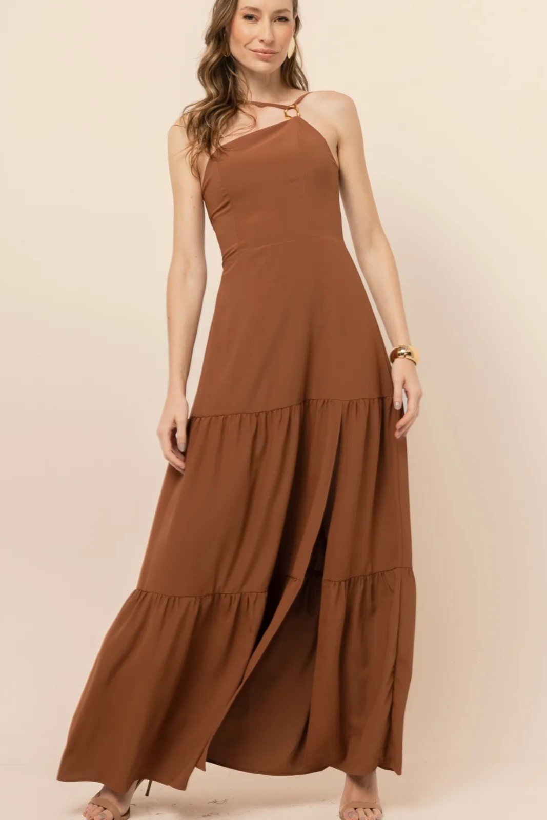 Vestido Camila Ombro Só E Alças Finas Alfaiataria- Marrom