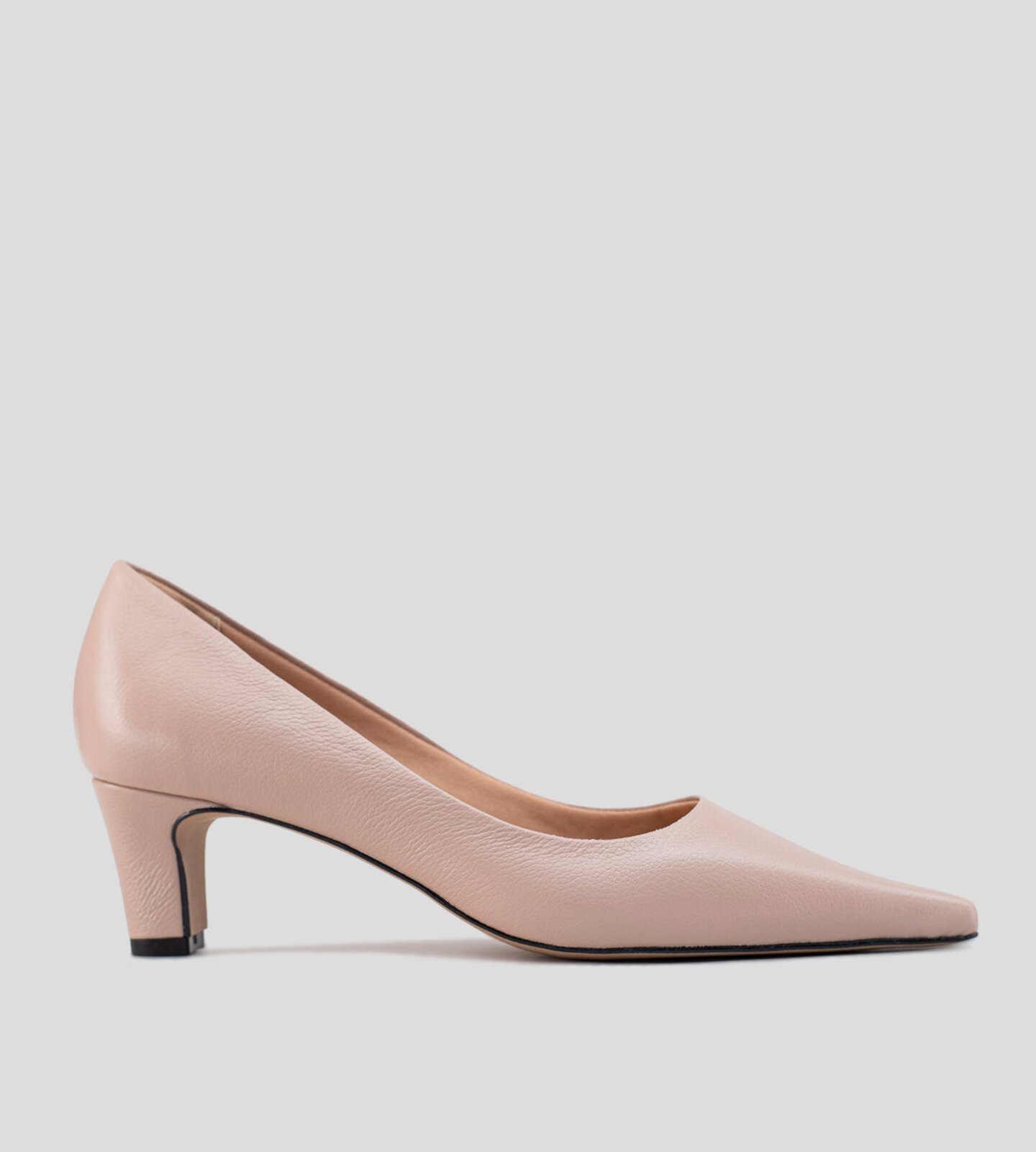 Scarpin Couro Nude CBK Bico Alongado Bege