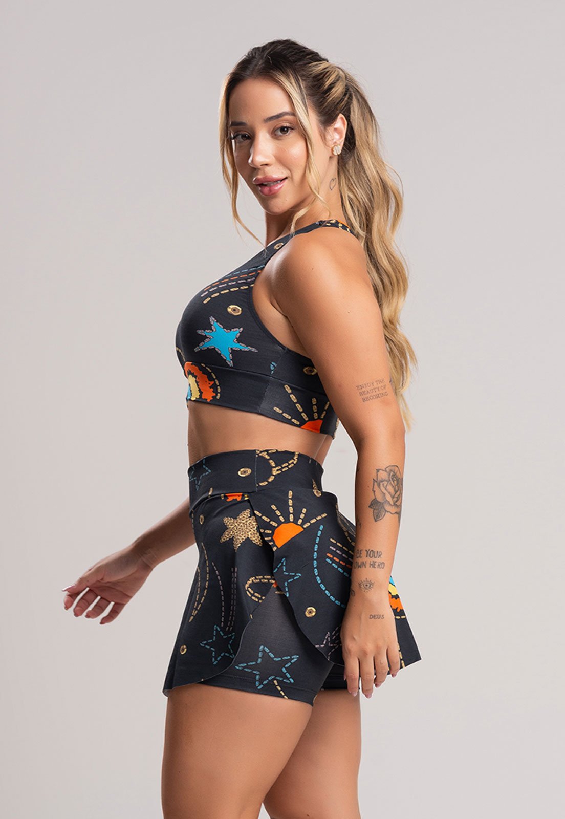 Short Saia MVB Modas Curto Tapa Bumbum Suplex Estampado Cosmic