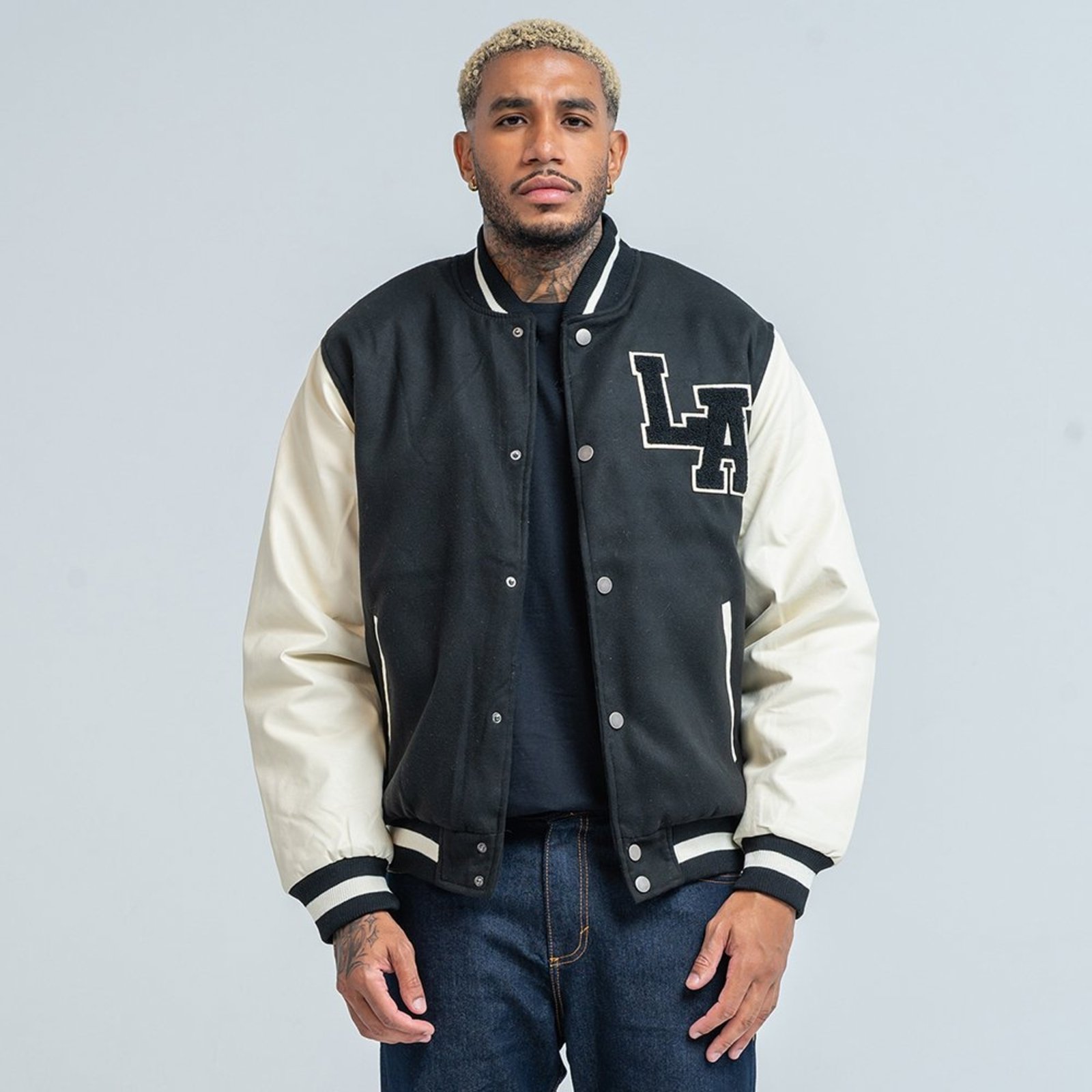 Jaqueta College Masculina Com Patch LA Manga PU Preto