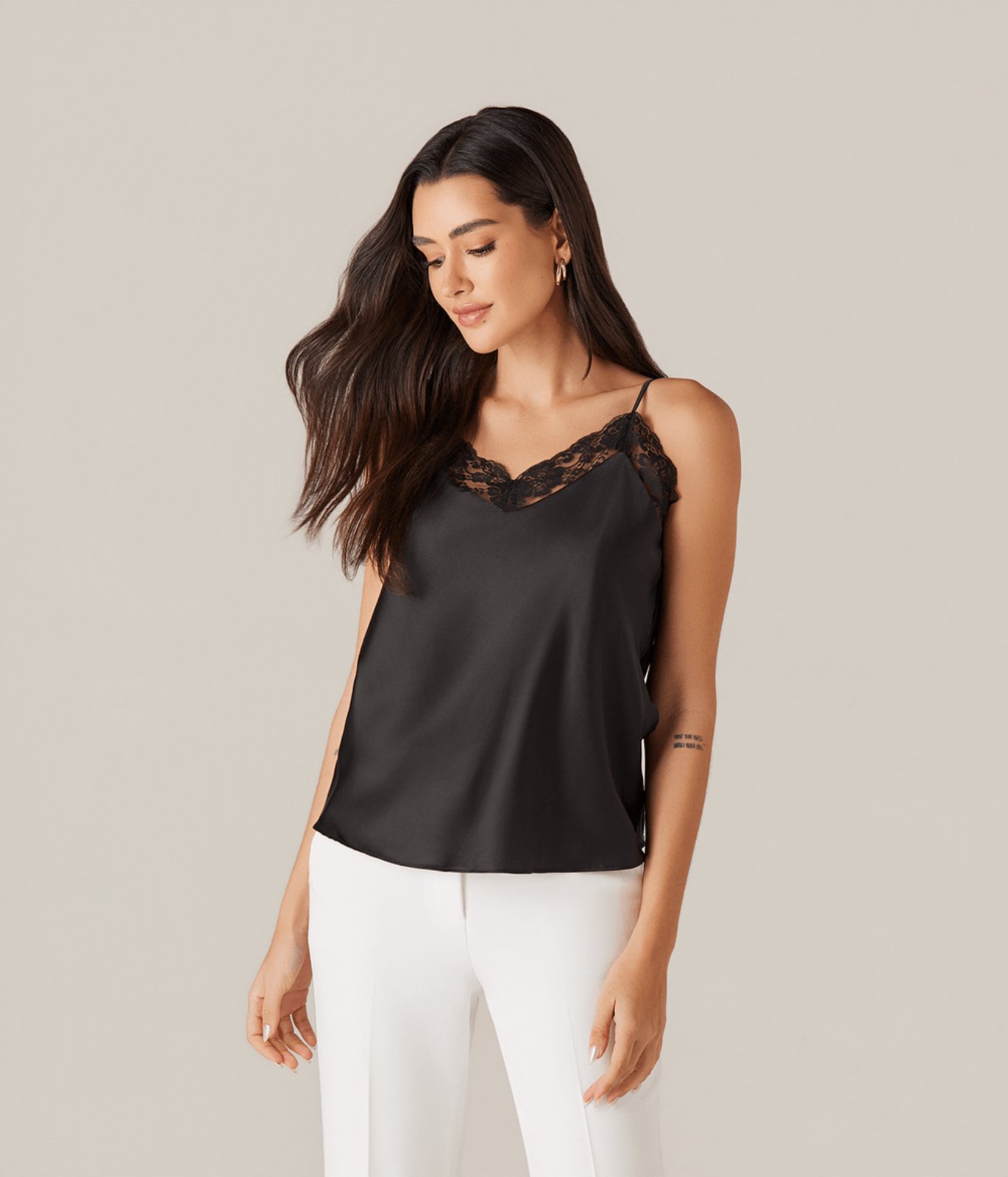 Regata Cetim Com Detalhe Renda Decote Feminina Preta