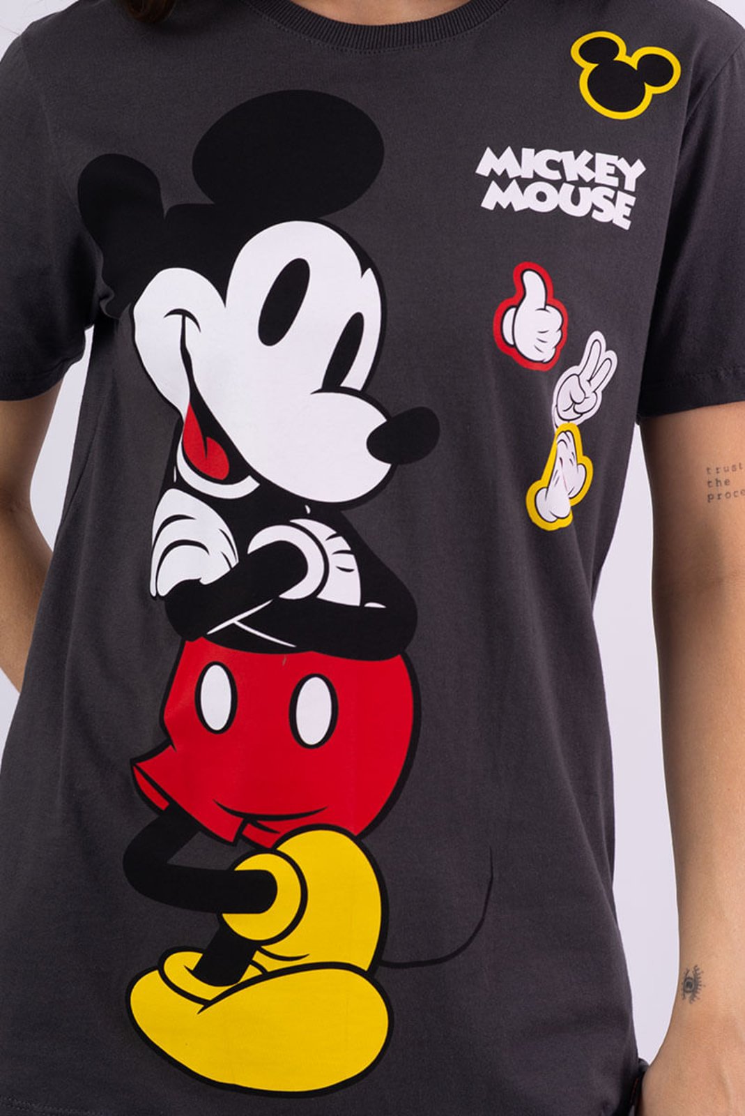Vista 3 Camiseta Disney Mickey Mouse Stickers Camiseta Disney Mickey Mouse Stickers PITICAS cinza PITICAS cinza