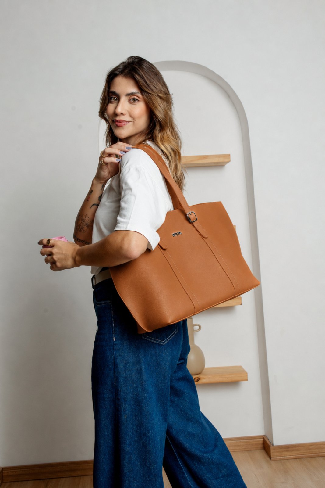 Bolsa Saco Feminina Perfeita para Dia Dia Faculdade Trabalho e Lazer