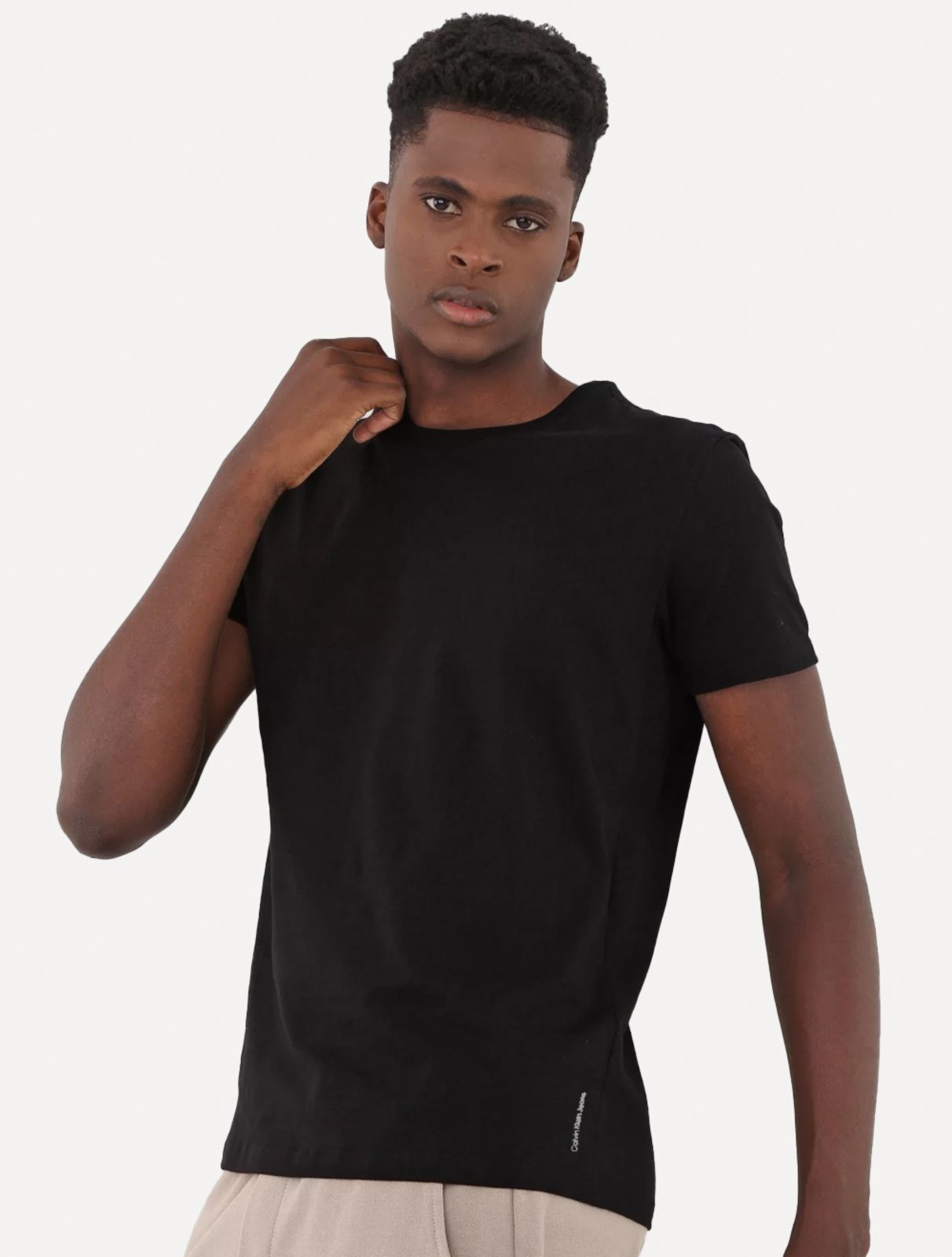 Camiseta Calvin Klein Jeans Masculina Crewneck Essentials Preta