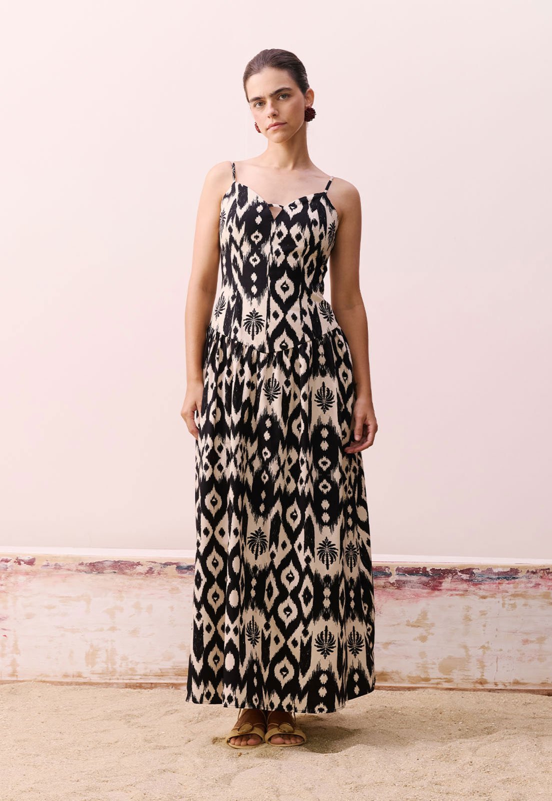 Vestido CaCay Longo Drop Waist Preto