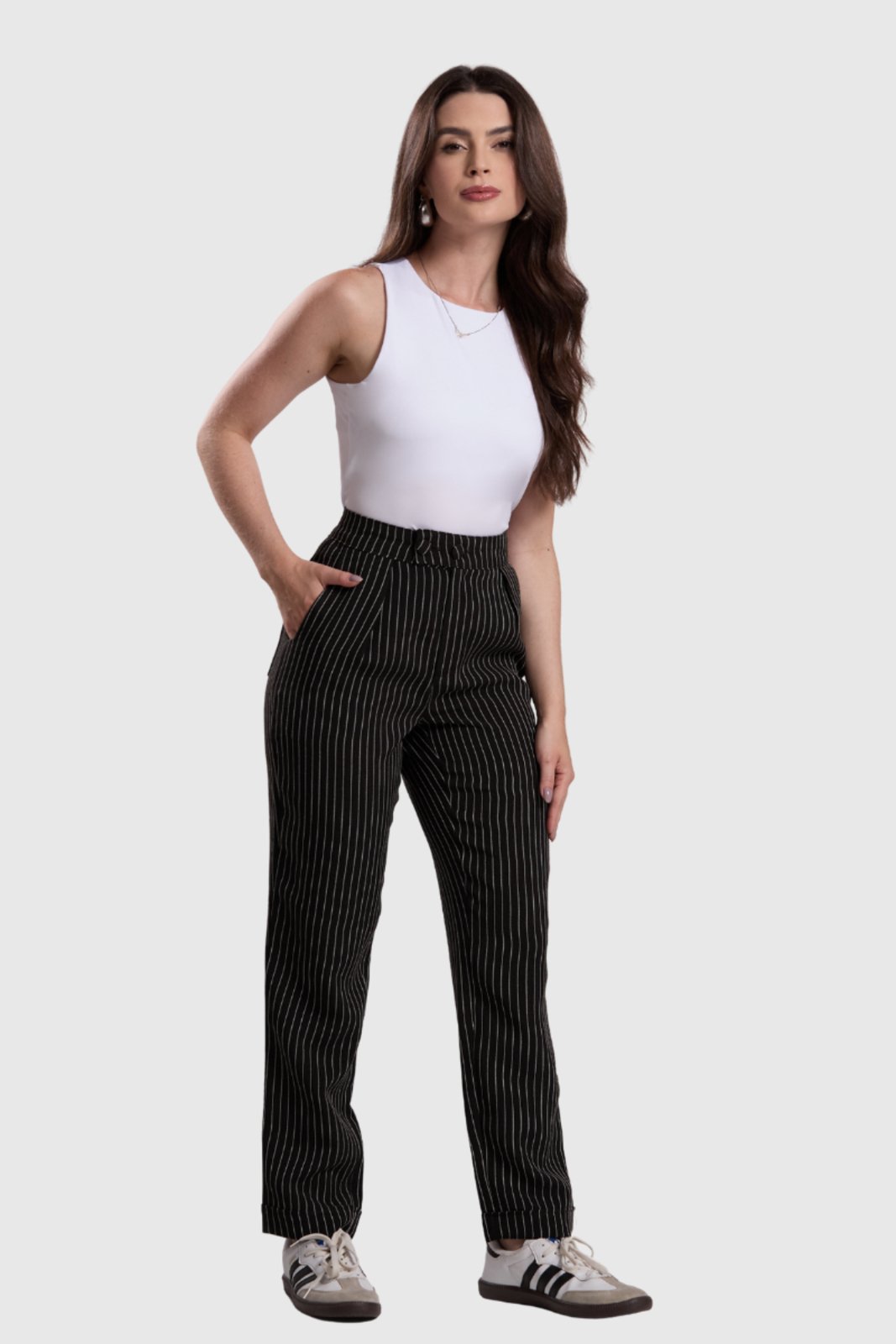 Calça Feminina Amora Café Reta Risca de Giz Preta