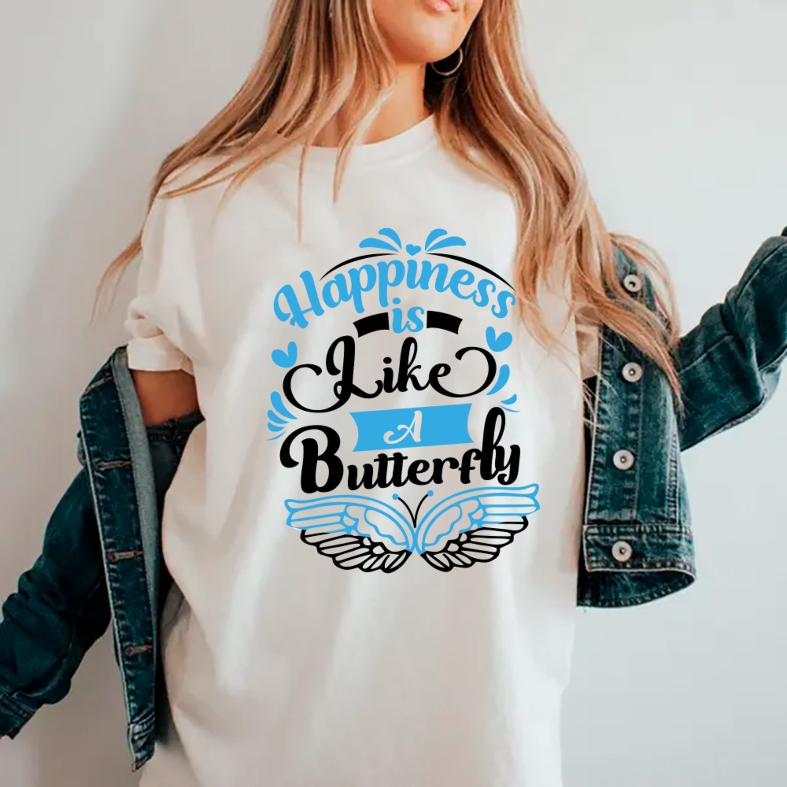Camiseta Ousy Happiness is Like a Butterfly Oversized Feminina Branco