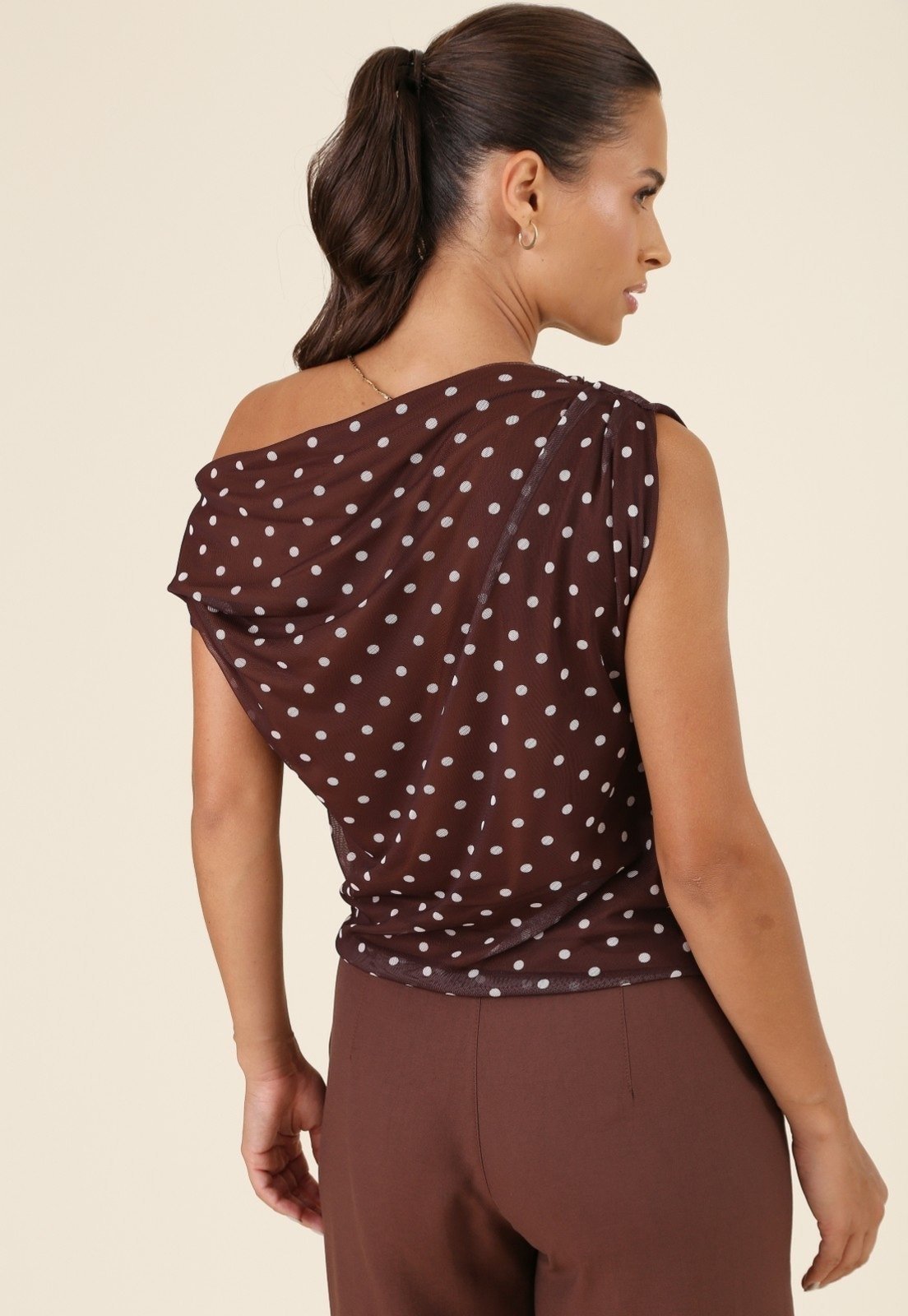 Vista 3 Blusa Pop Me Em Tule Poá Cocoa Gola Degagê marrom Pop Me marrom