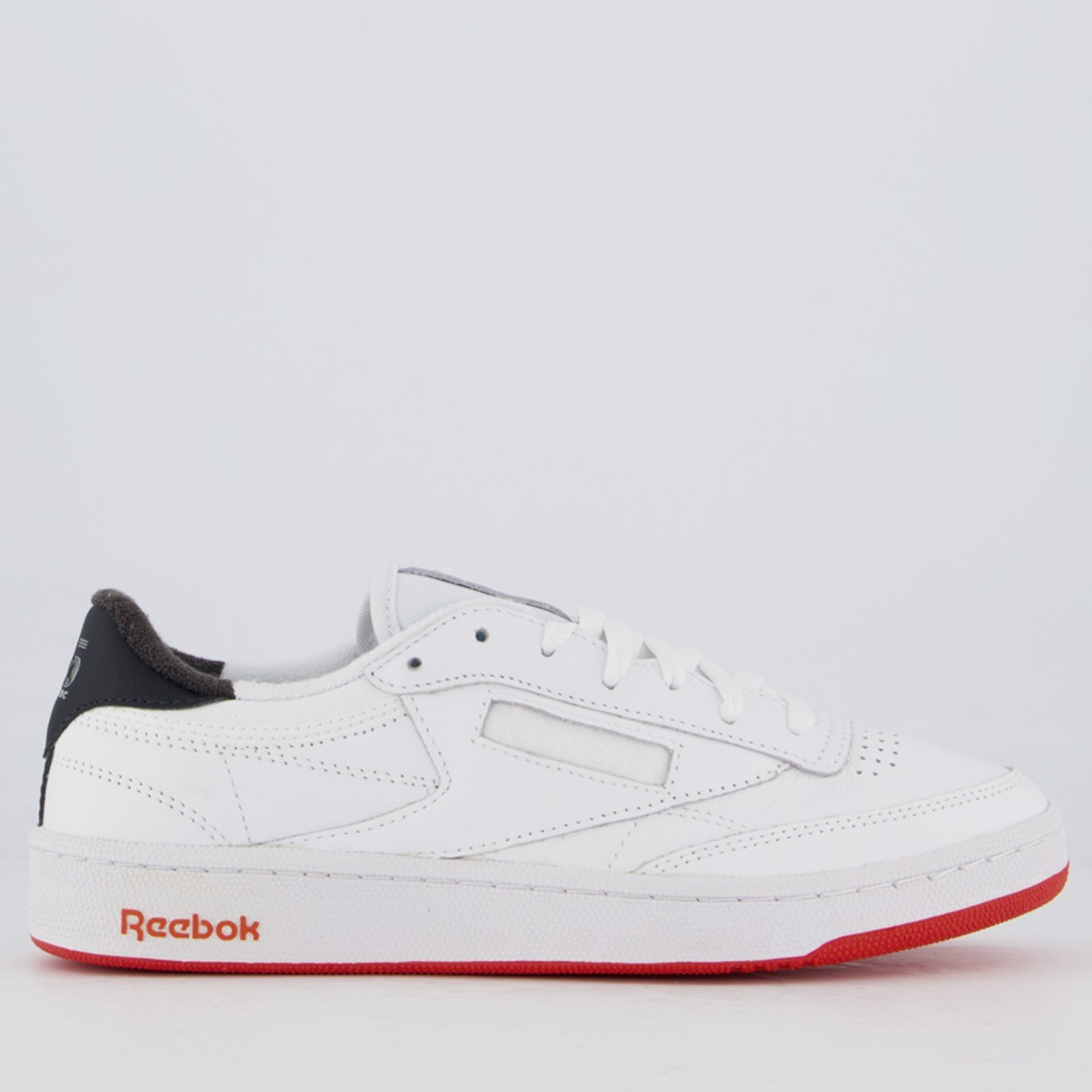 Tênis Reebok Club C 85 Vintage Branco e Vermelho