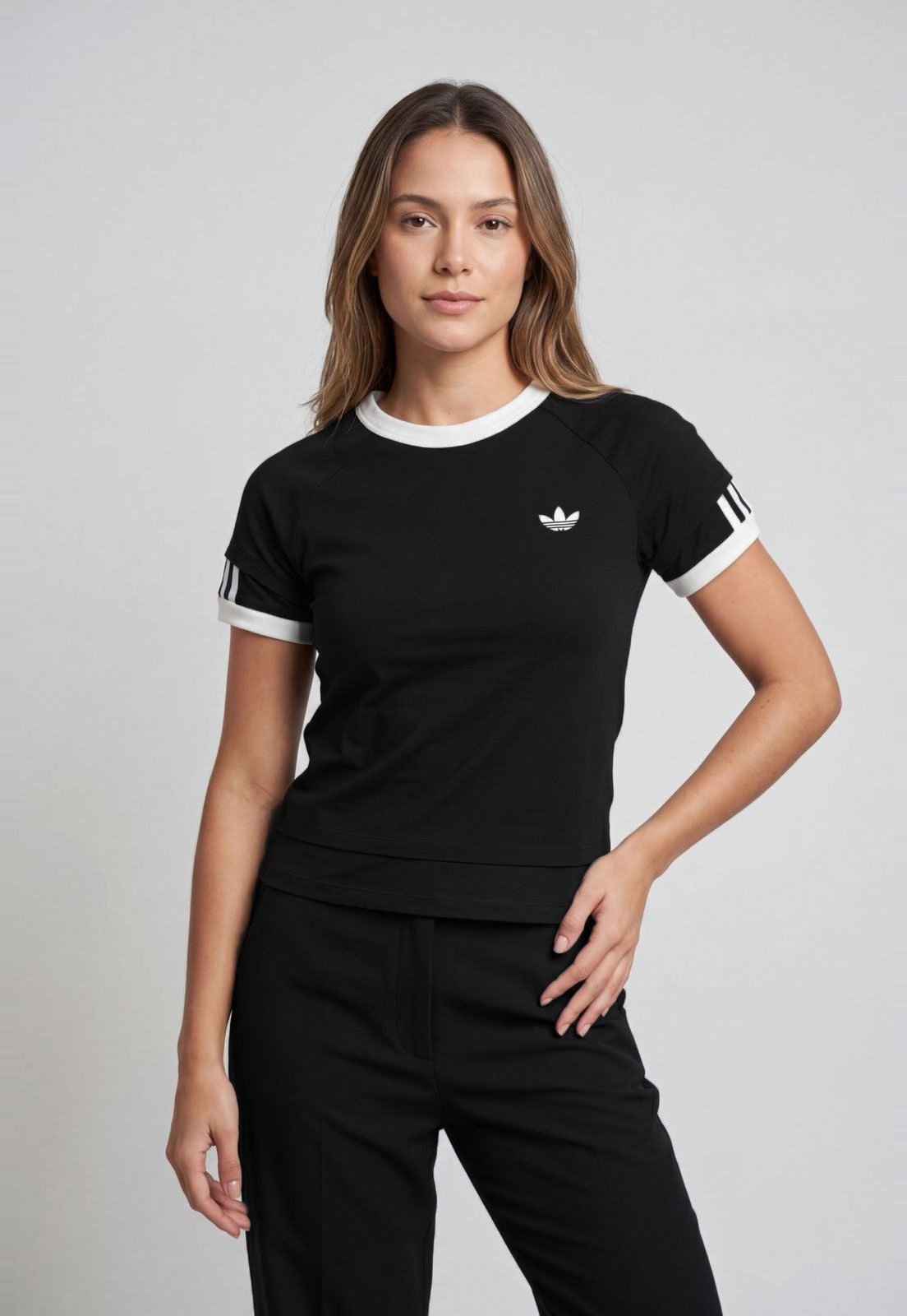 Camiseta Feminina adidas Originals Manga Curta Preta