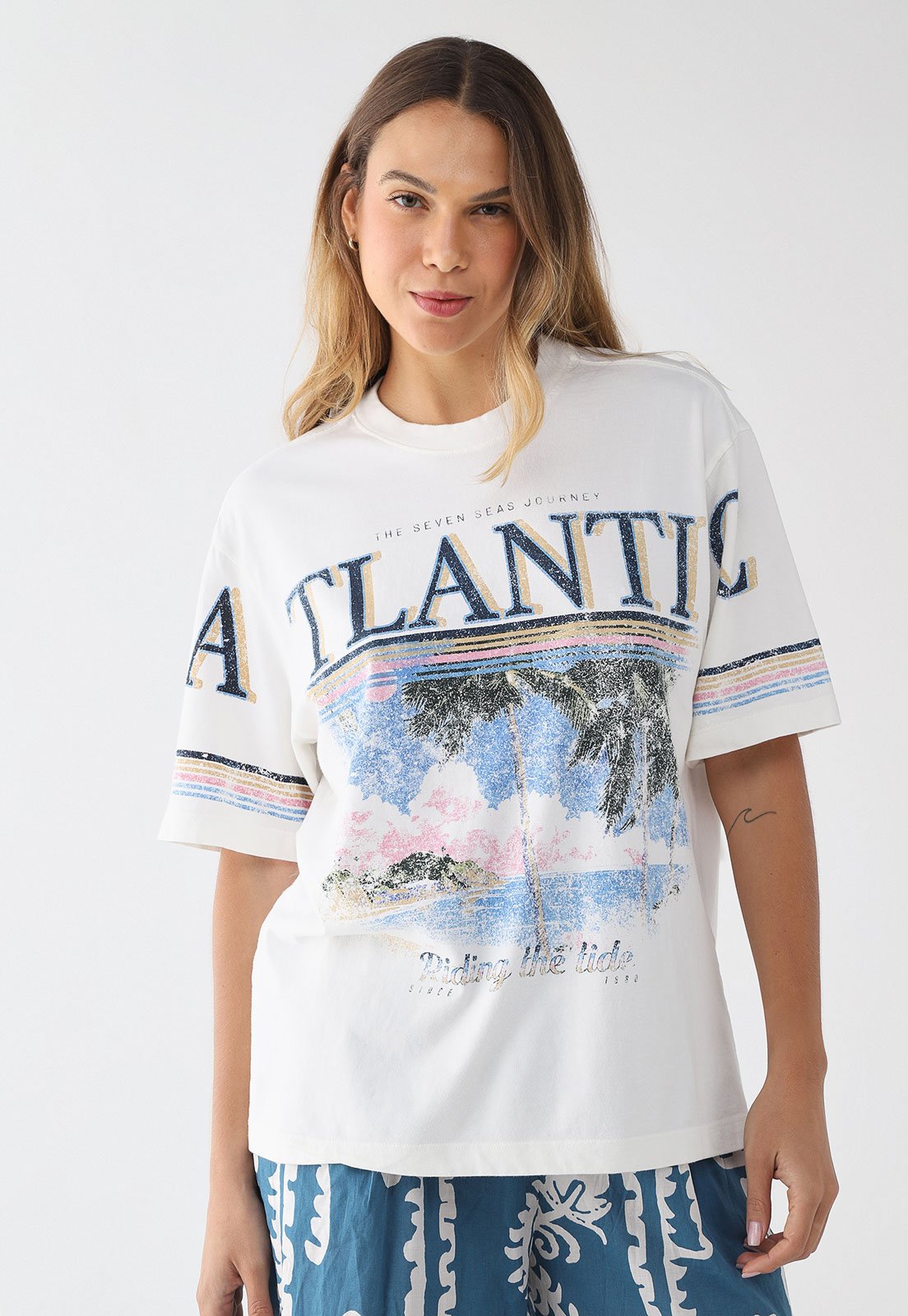 Camiseta Feminina Hering Estampa Tropical Manga Curta Branca