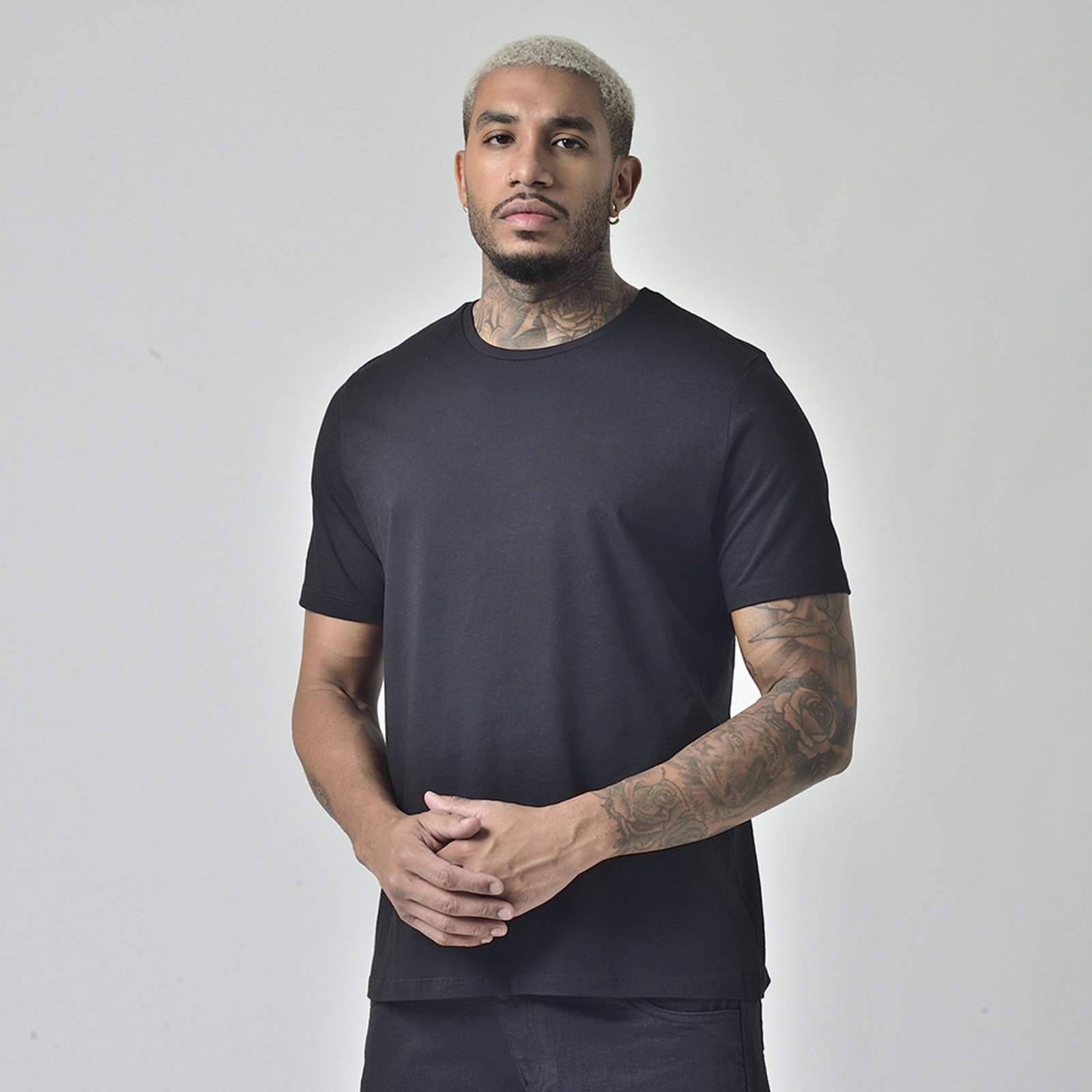Camiseta Masculina Básica Manga Curta Gola Redonda Preto Empório Alex