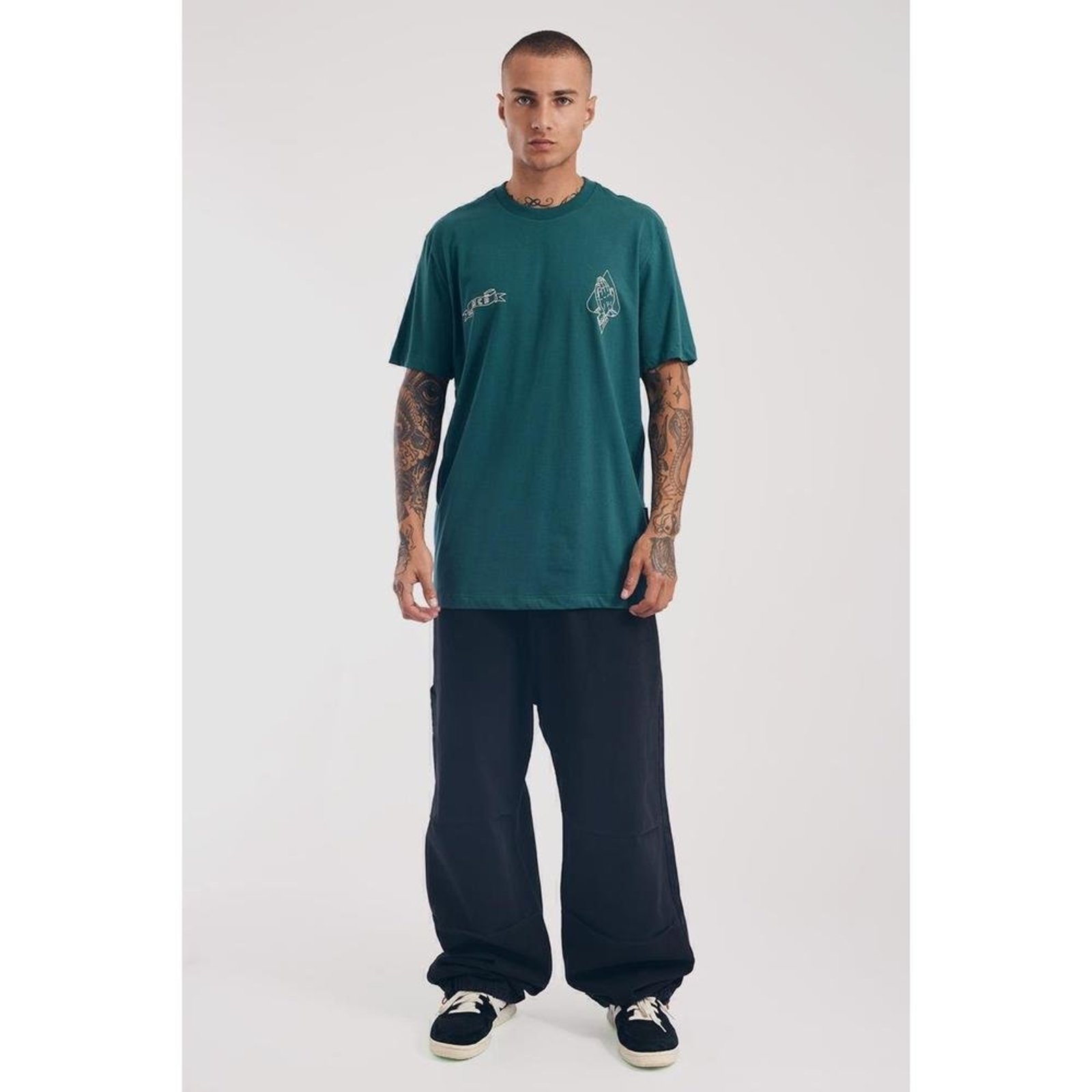 Camiseta Regular Oração Verde Vitral