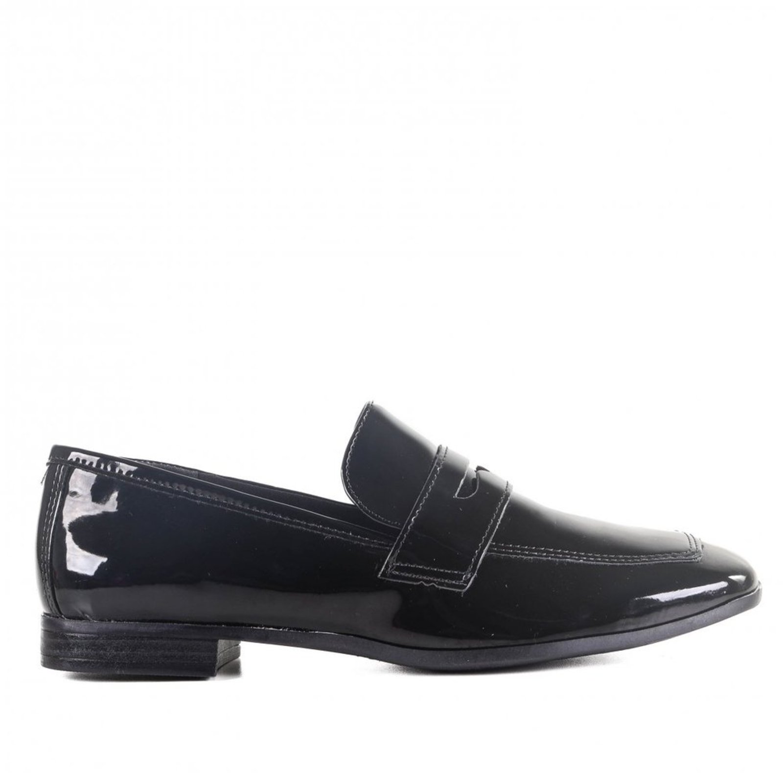 Loafer Feminino Via Marte Verniz 075-002 Via Marte Preto
