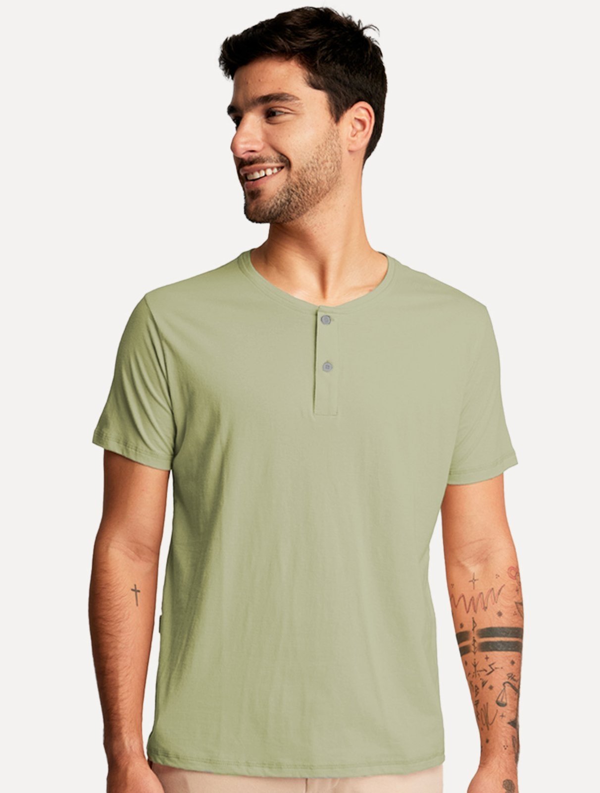 Camiseta King & Joe Masculina Botão Pima Touch Henley Verde Oliva