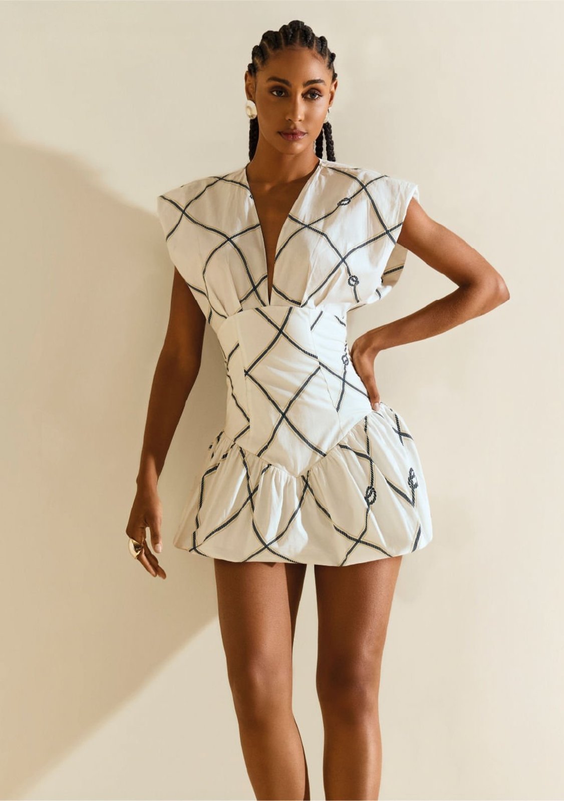 Vestido Morena Rosa Ajustado Decote V Sem Manga Curto Off Off-white
