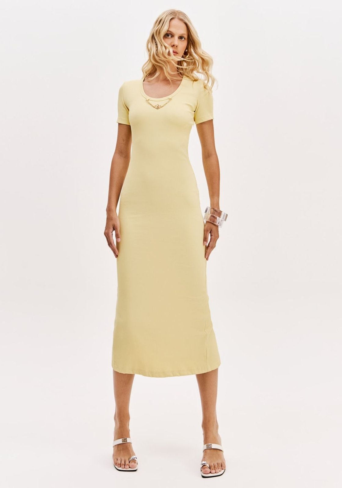 Vestido Super Midi Manga Curta Canelado Com Fenda Sport Easy