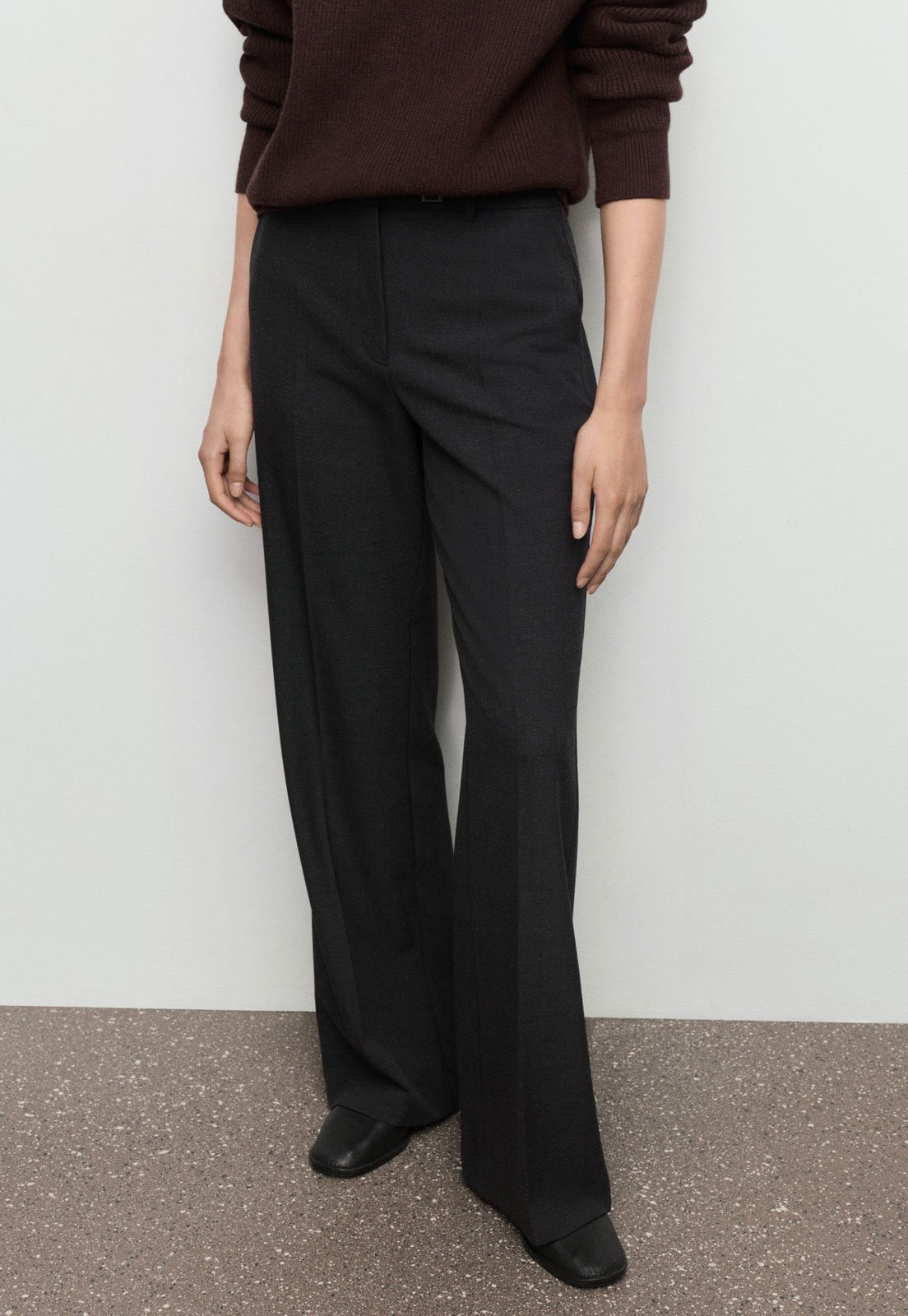Calça Feminina Mango Modelagem Ampla Preta