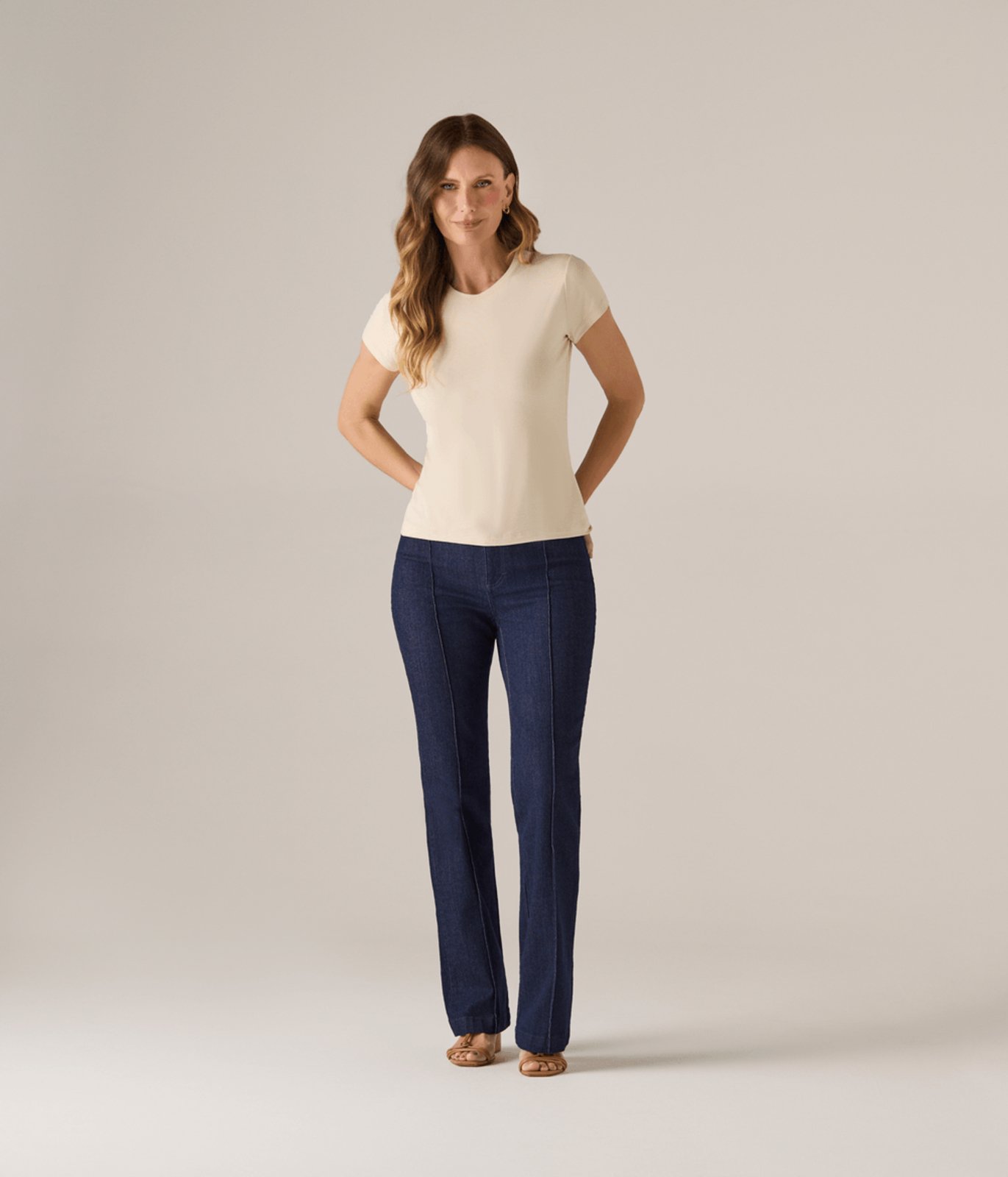 Calca Makenji Jeans Boot Com Friso Frente Feminina Azul Escuro