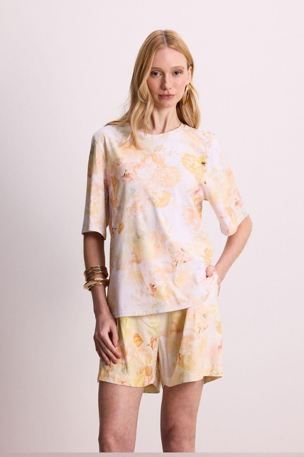 T-Shirt Estampa Floral Carlota Costa Amarelo