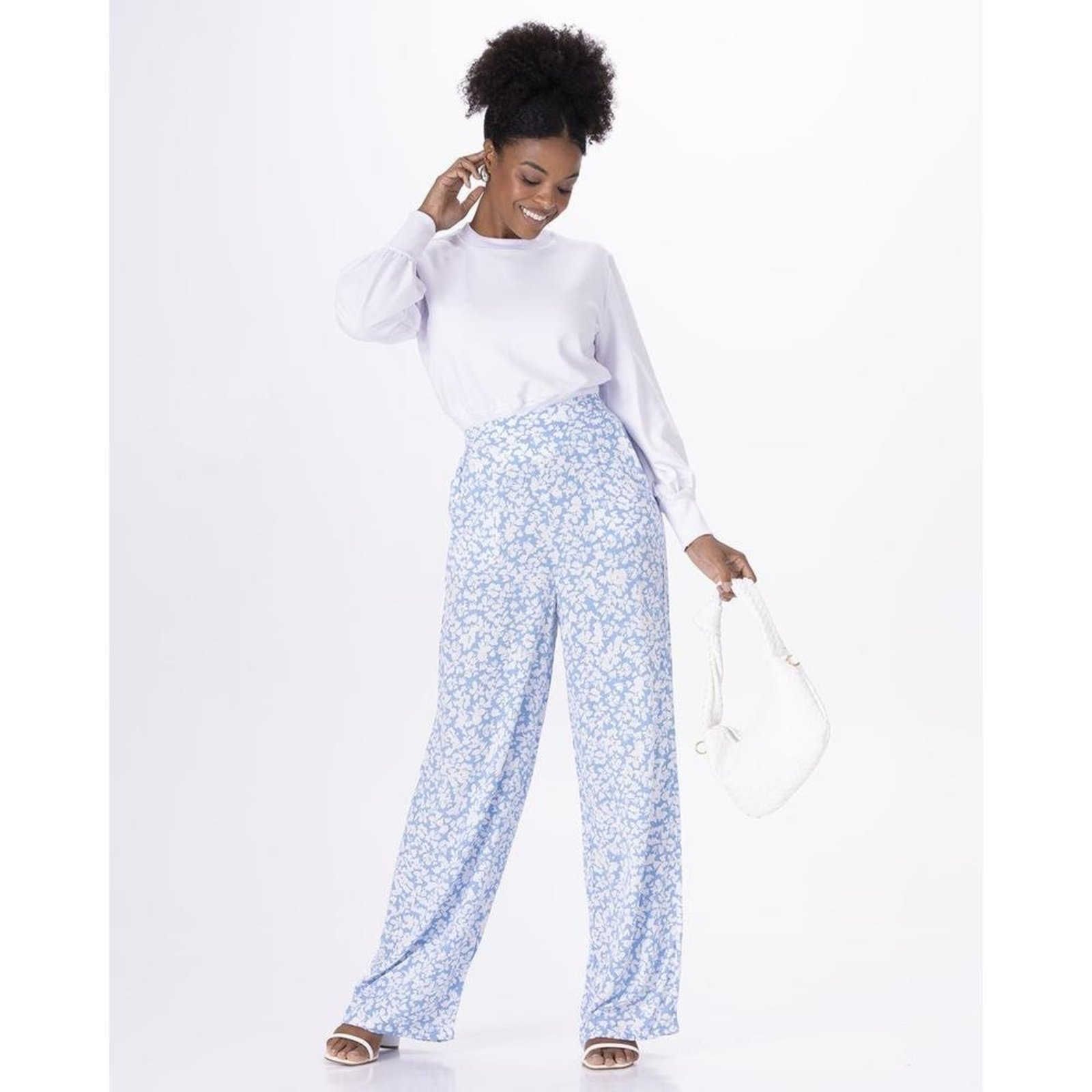 Calça Reta Feminina Floral Em Viscose Texturizada