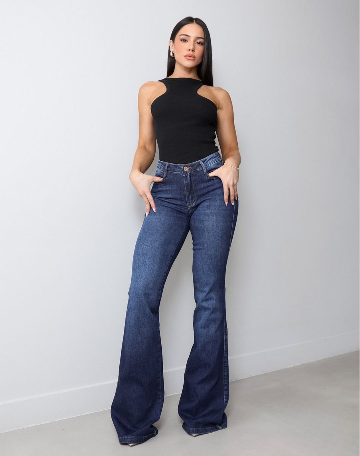 Calça Jeans Fem Flare Cintura Baixa 25779 Escura com Used Consciência