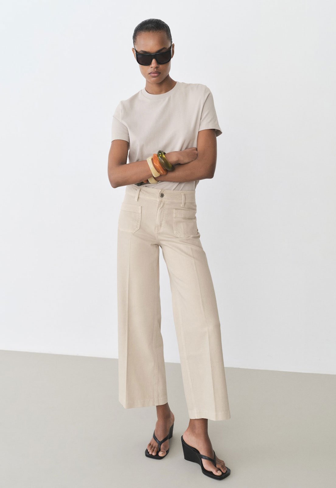 Camiseta Mango Reta Lisa Bege