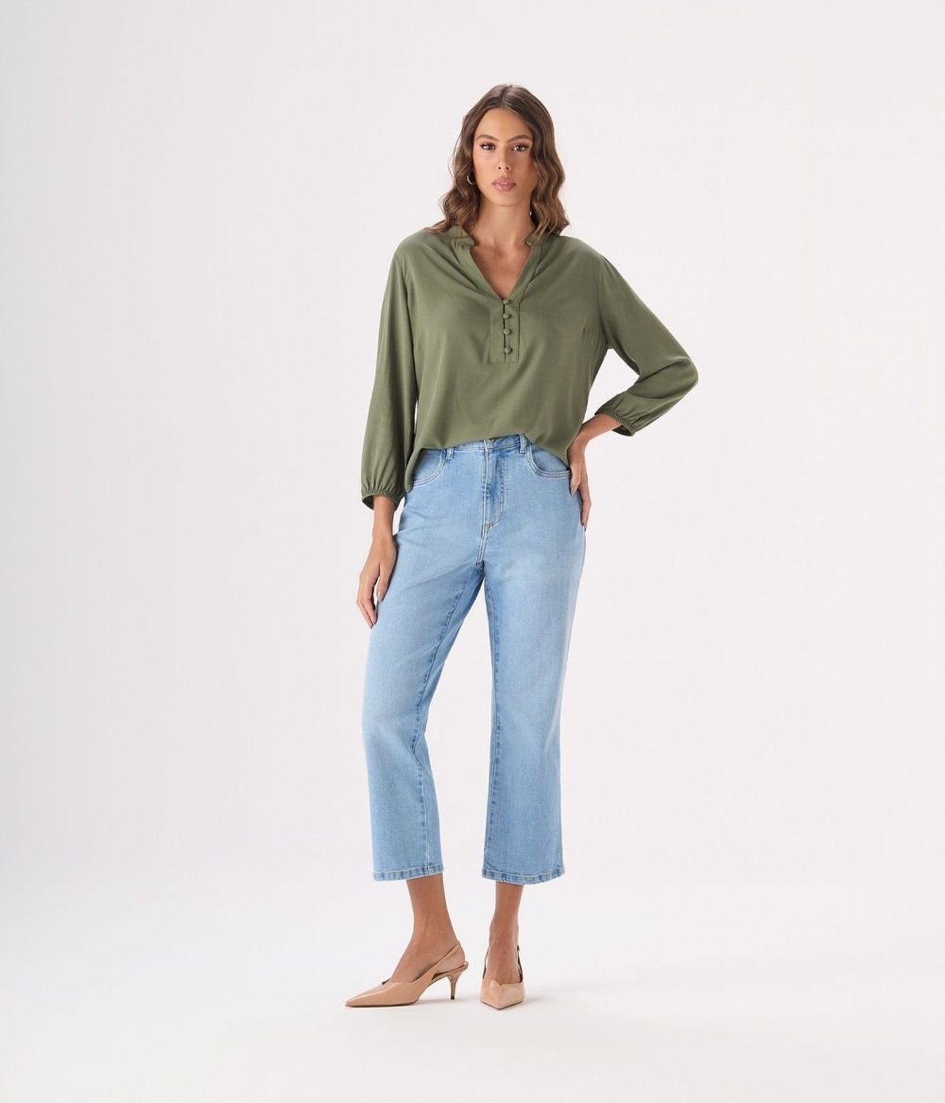 Calca Makenji Jeans Pantacourt Com Bolsos Feminina Azul Claro