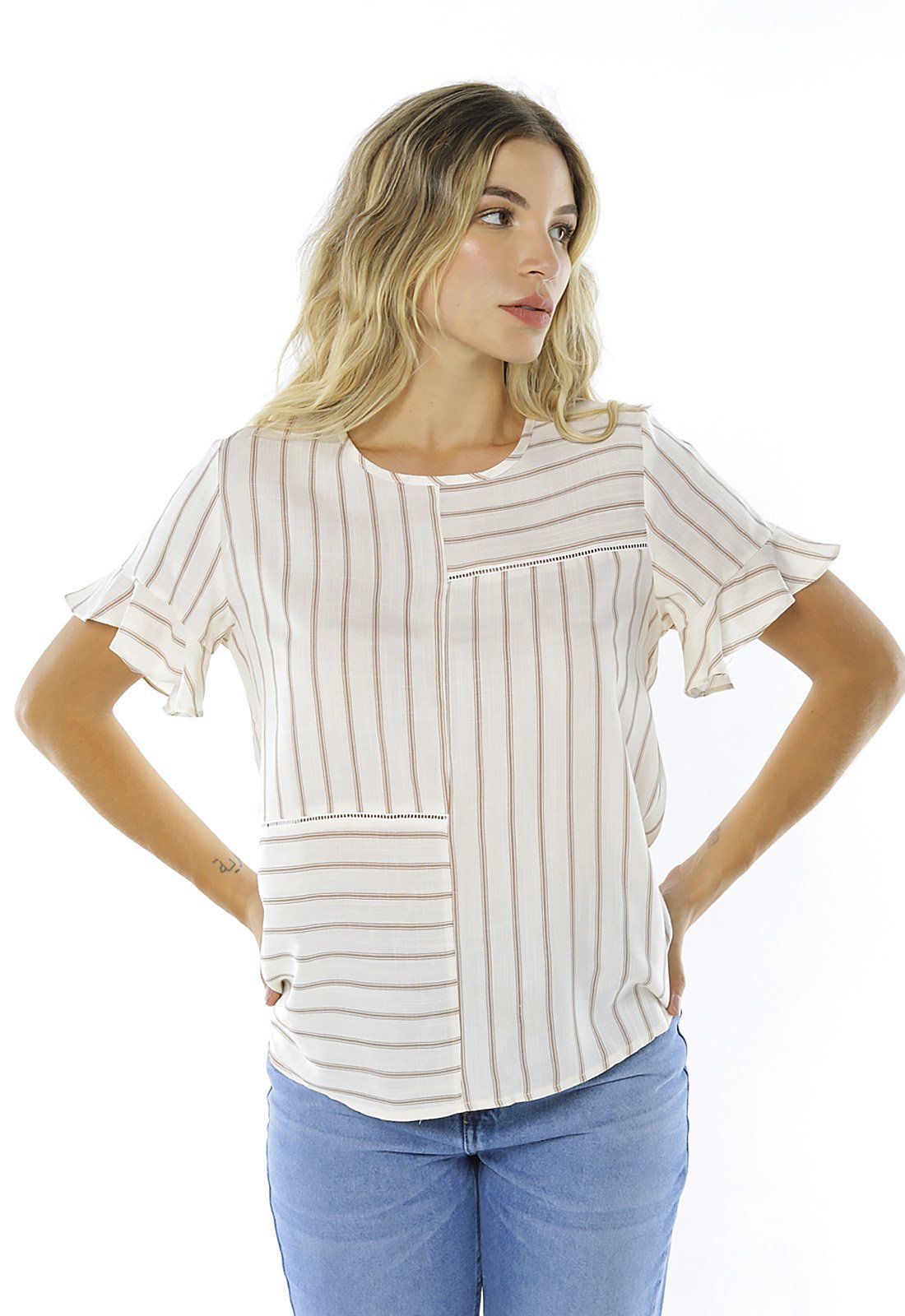 Blusa Listrada Feminina em Viscose Manga Curta Sob Bege
