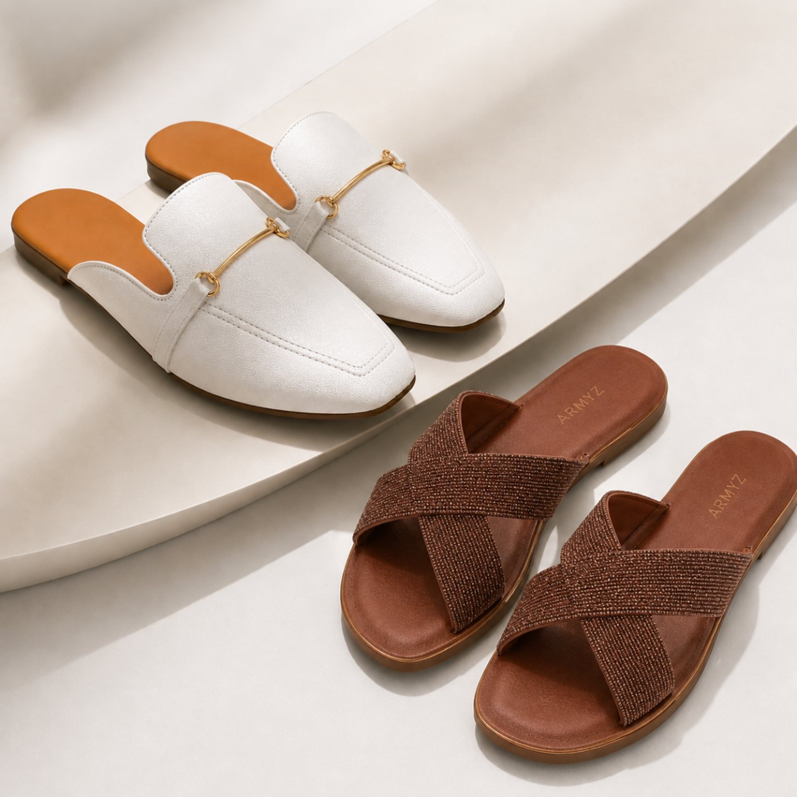 Mule Feminino Confortável com Detalhe Metálico e Salto Baixo+ Sandalia Rasteira Feminina Leve Dia a Dia