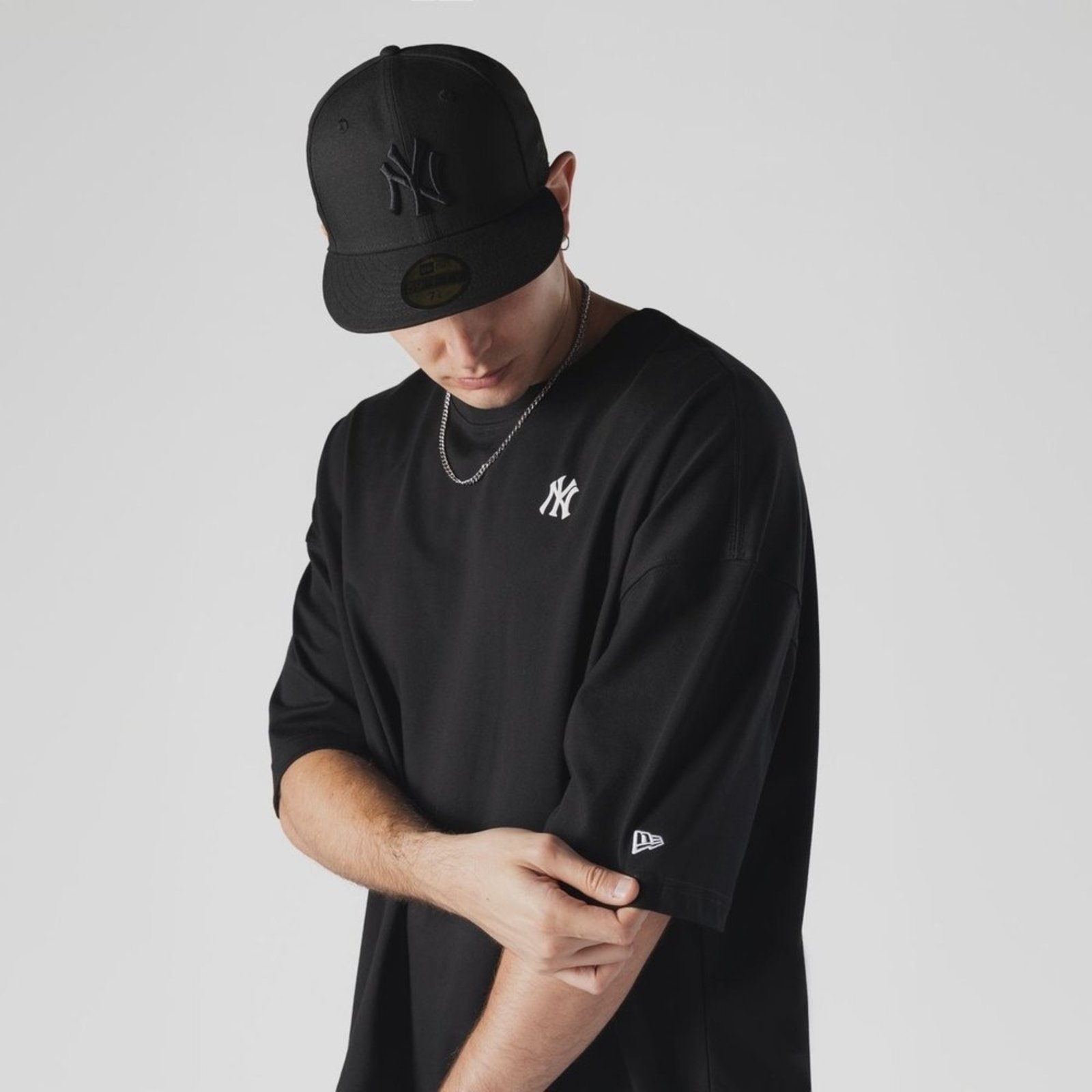 Camiseta New Era Oversize New York Yankees Preto