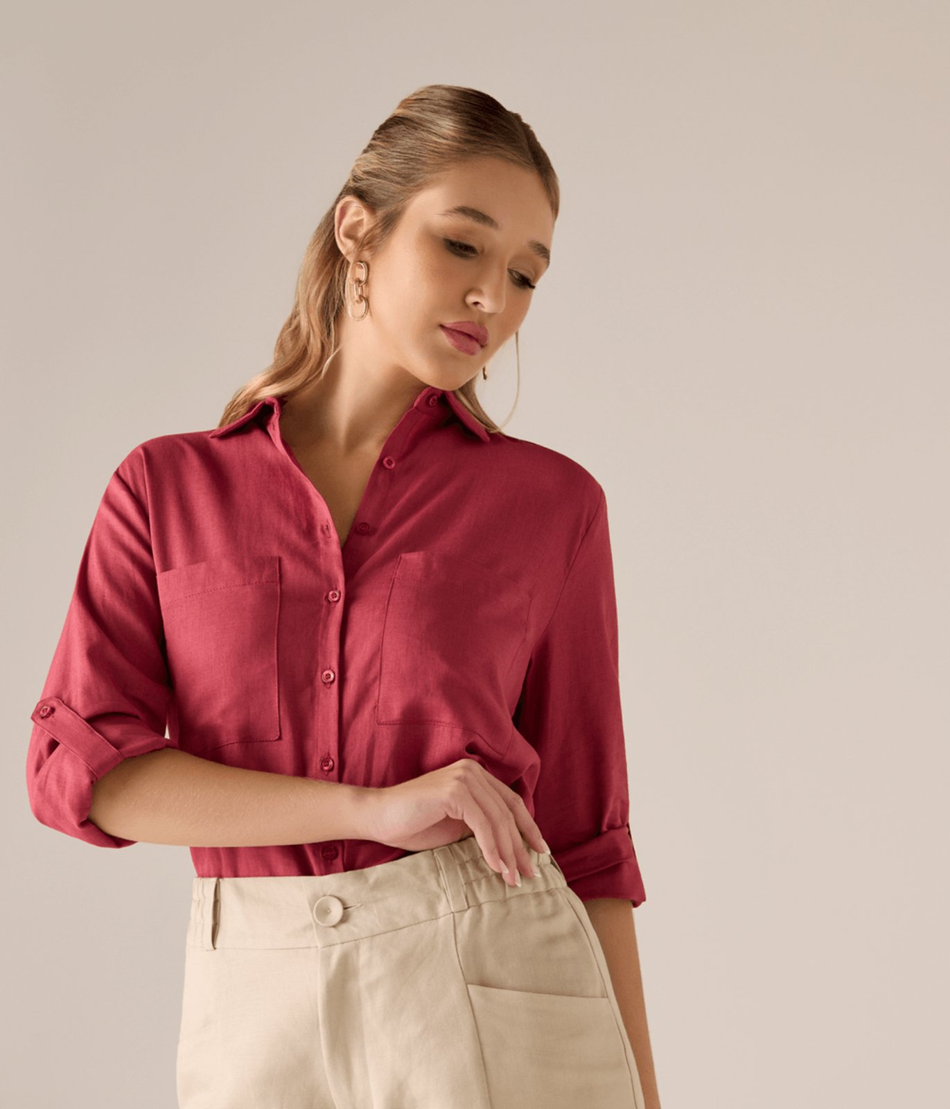 Camisa Makenji Com Dois Bolsos Frontais Feminina Goiaba