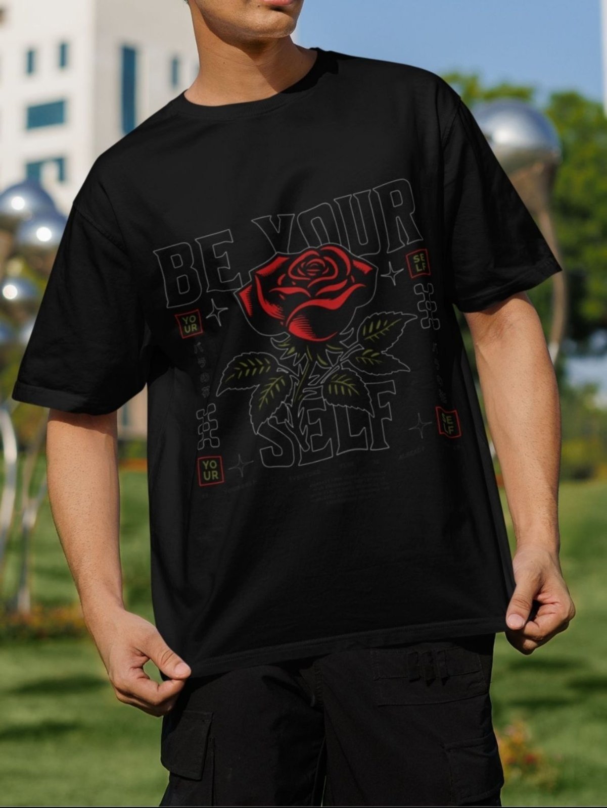 Camiseta Básica Unissex GuGi Flor Be Yourself Preto
