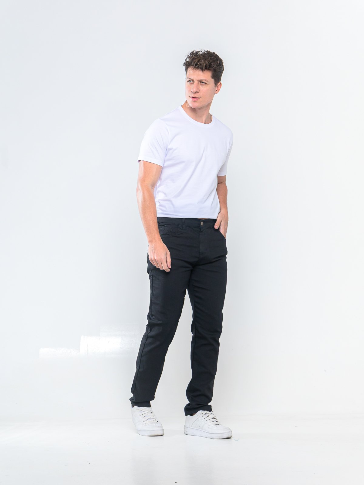 Calça Sarja Masculina KOVALI Slim Black – Conforto e Estilo para o Dia a Dia