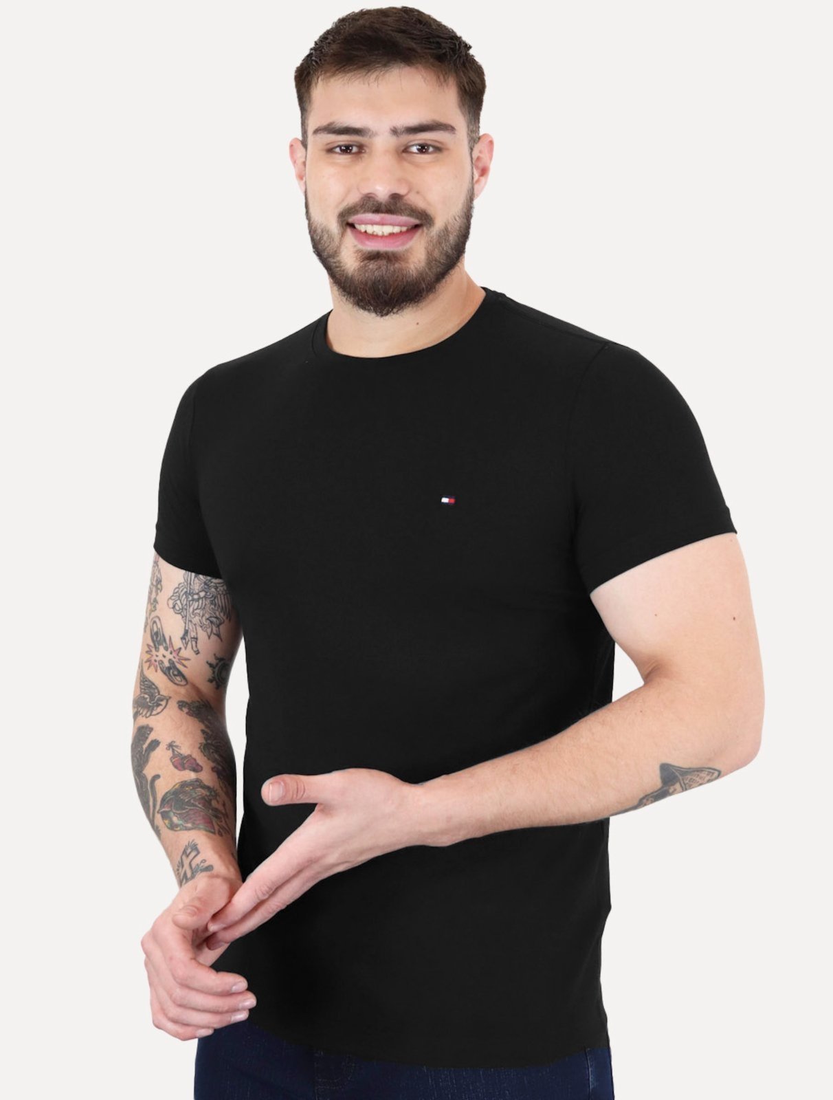 Vista 2 Camiseta Tommy Hilfiger Masculina Slim Fit Essential Stretch Preta preto Tommy Hilfiger preto
