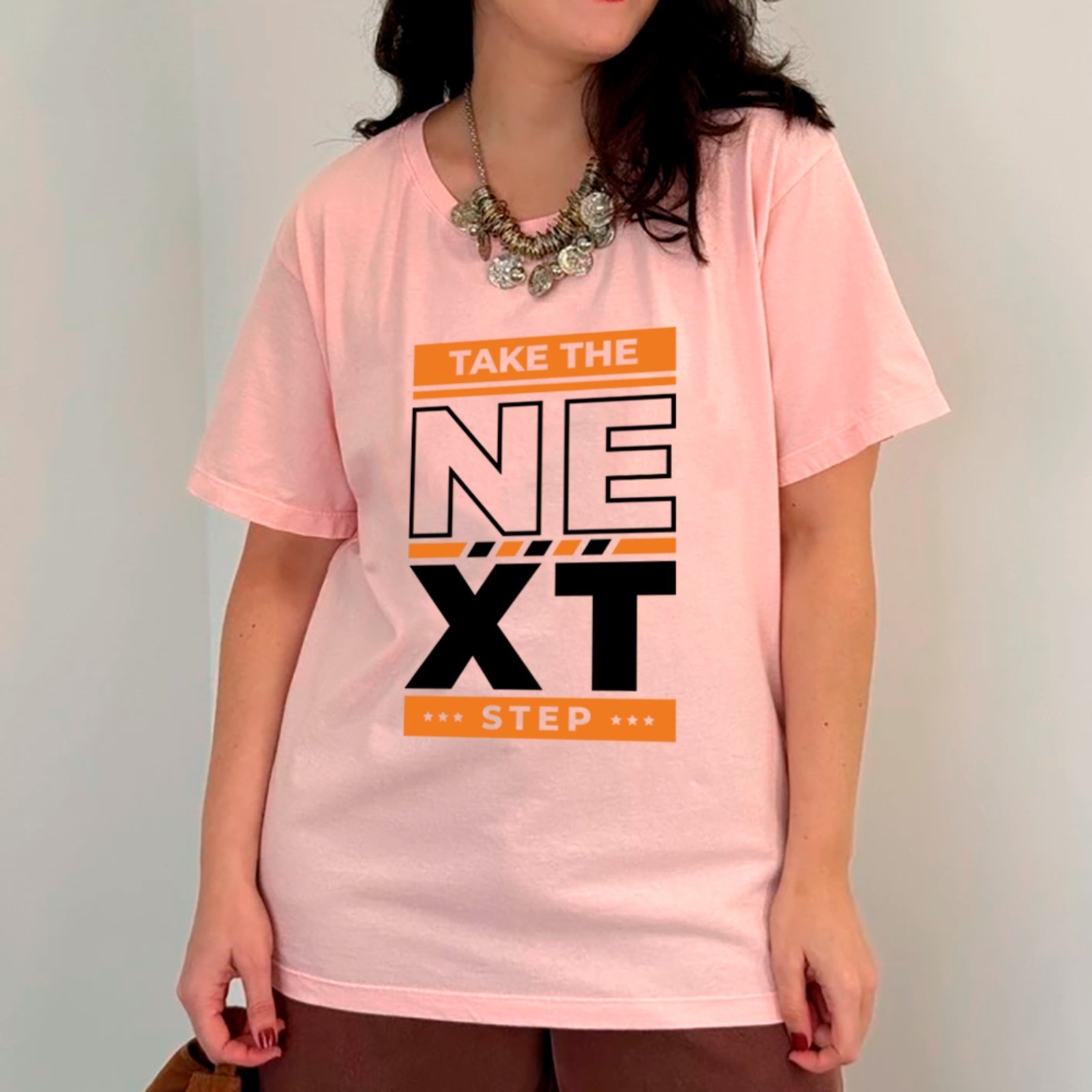 Camiseta Ousy Unissex Take The Next Step Básica Rosa