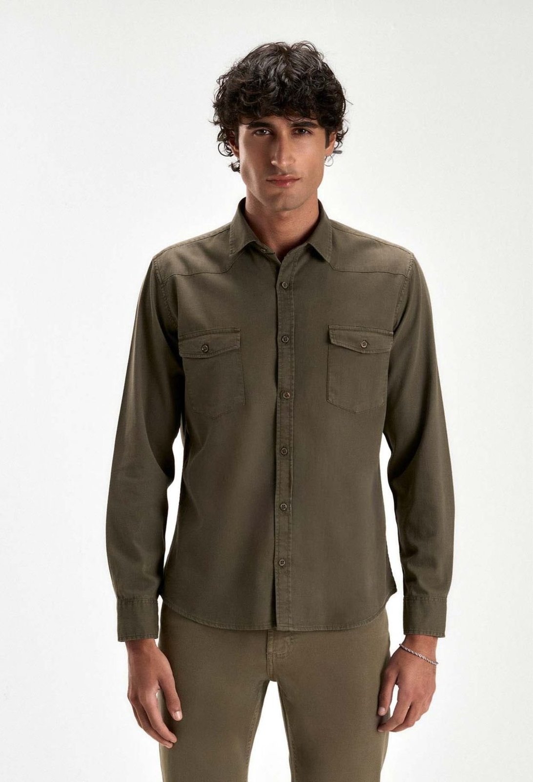 CAMISA DOCTHOS SLIM MANGA LONGA COM BOLSO ESTONADA Camisa Manga Longa Docthos Slim Com Bolso Estonada 018 Verde Musgo M